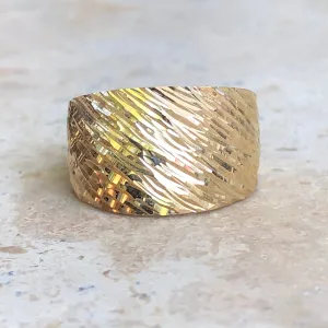14KT Yellow Gold Wide Artistic Design Cigar Diamond-Cut Band Ring
