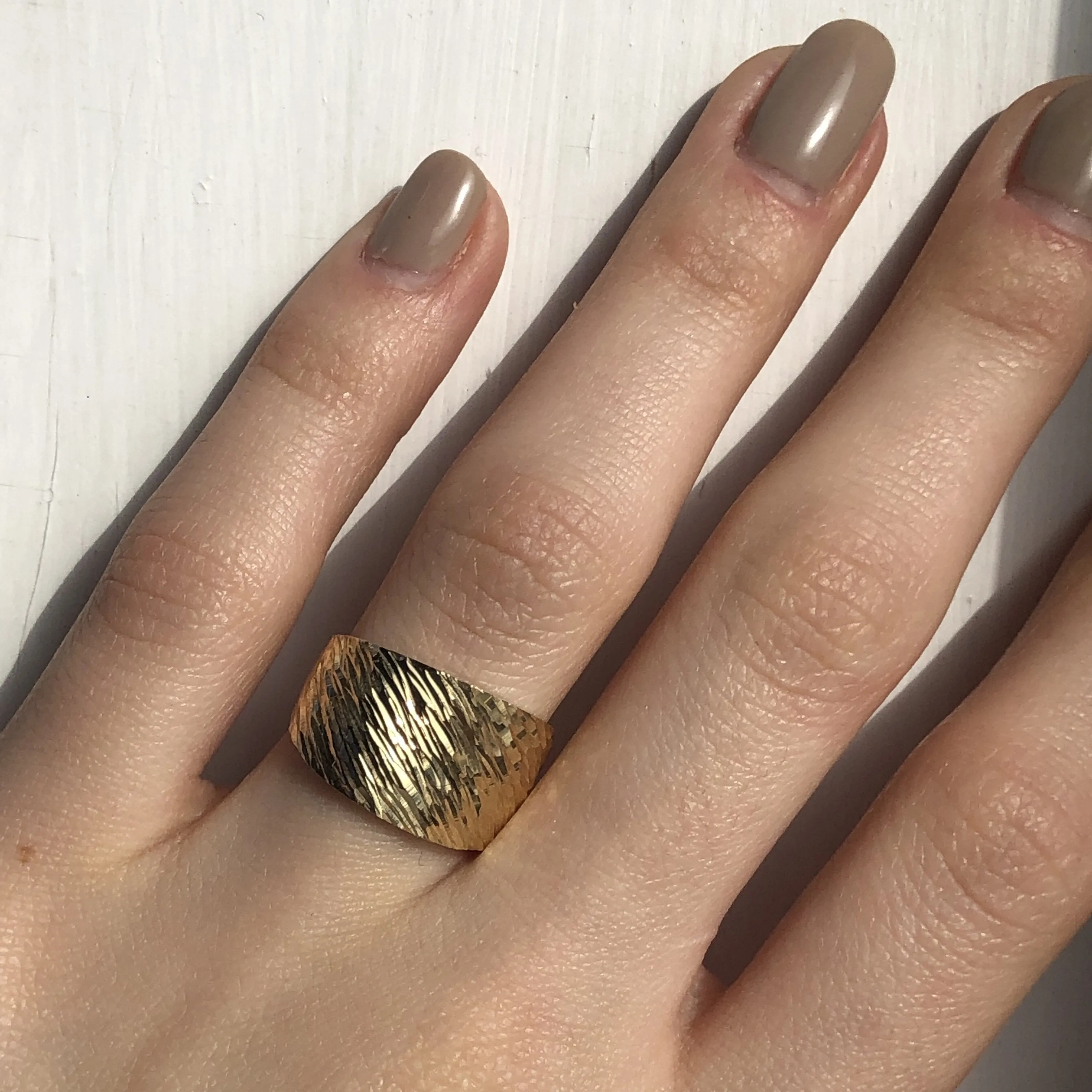 14KT Yellow Gold Wide Artistic Design Cigar Diamond-Cut Band Ring