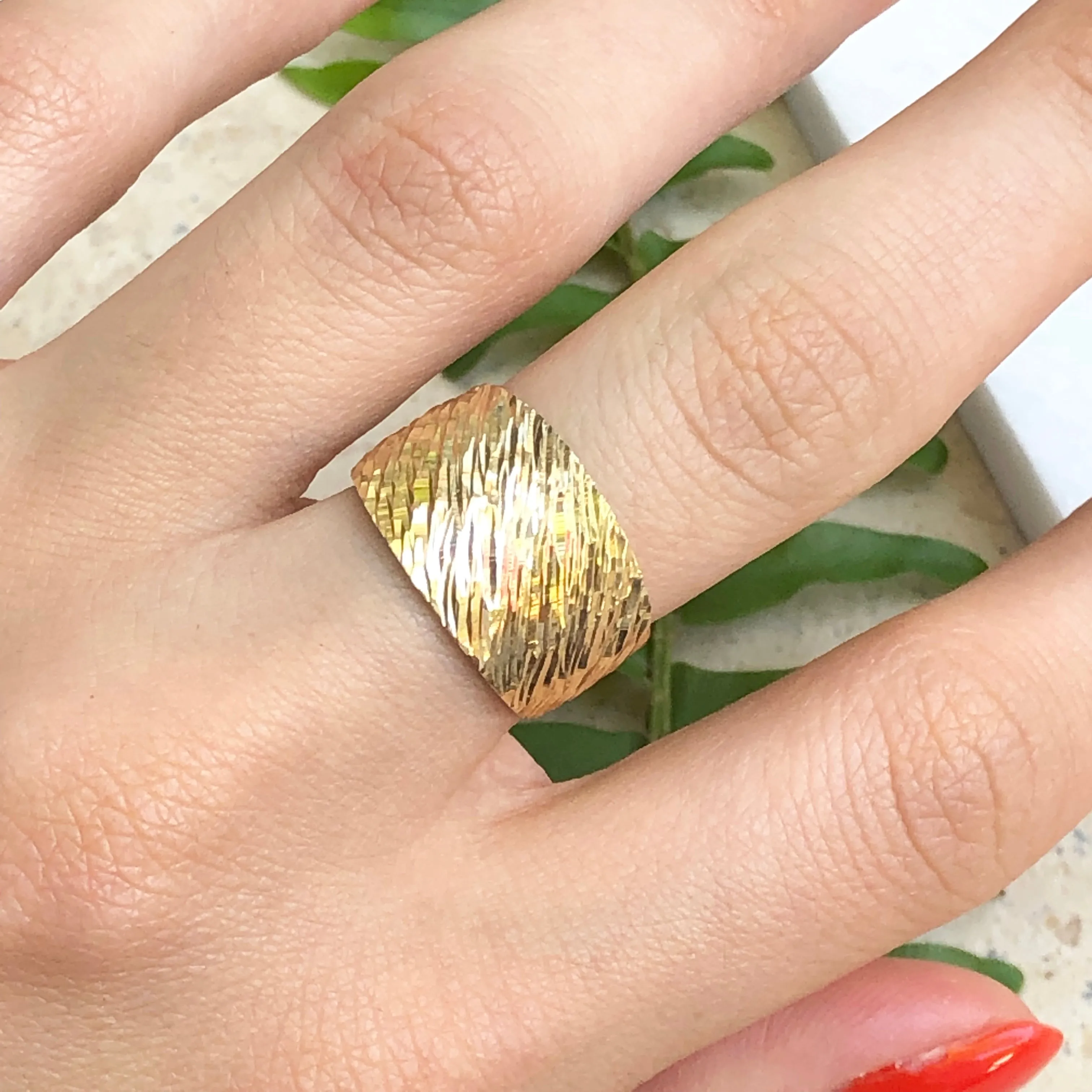 14KT Yellow Gold Wide Artistic Design Cigar Diamond-Cut Band Ring