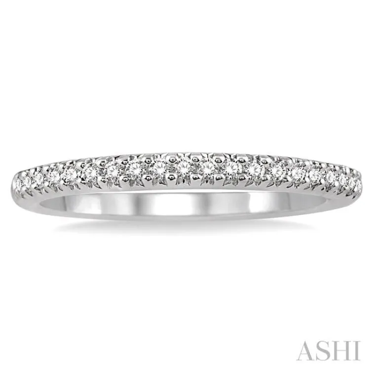 1/6 Ctw Round Cut Diamond Wedding Band in 14K White Gold
