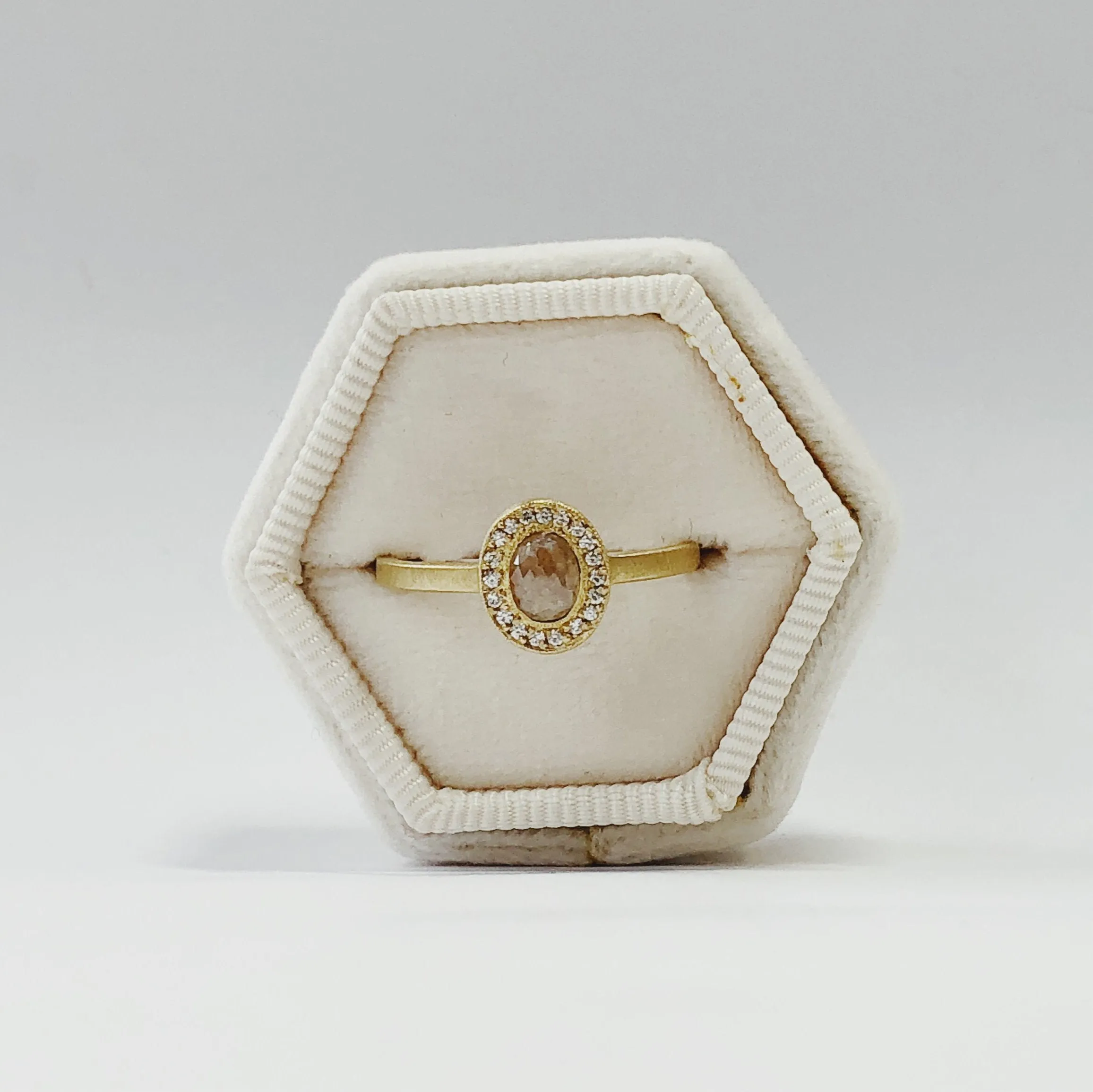18ky Rustic Rose-Cut Diamond Halo-Style Ring