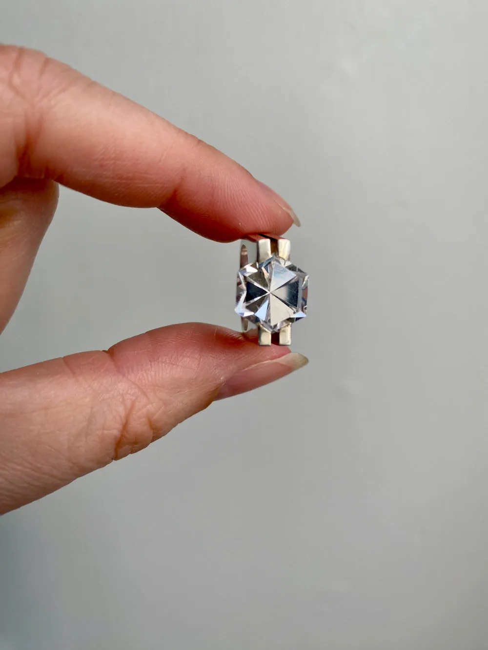 1971 Rey Urban Modernist Sterling Silver and Quartz Cocktail Ring - Size 5