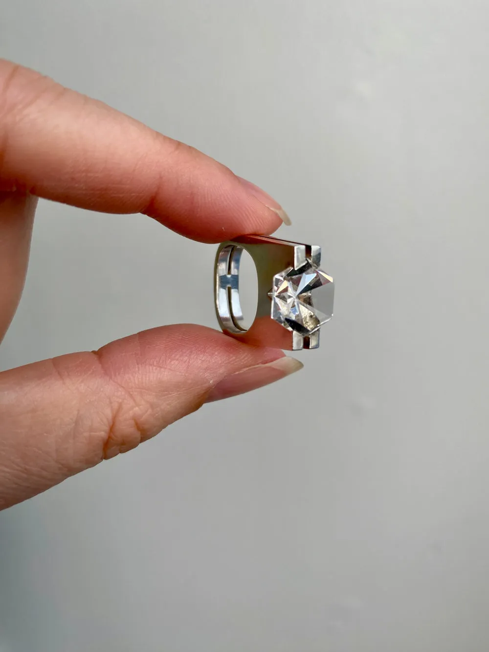 1971 Rey Urban Modernist Sterling Silver and Quartz Cocktail Ring - Size 5