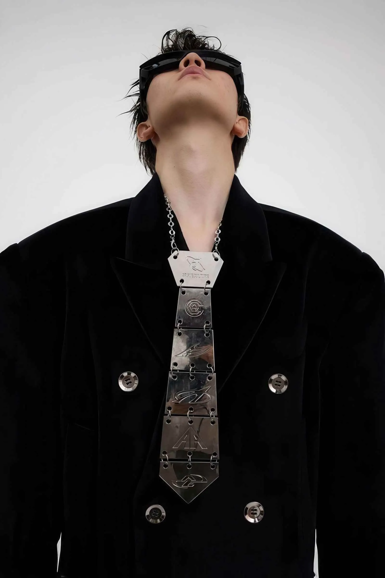 3D Spine-Inspired Metal Tie Necklace for a Bold, Modern Look