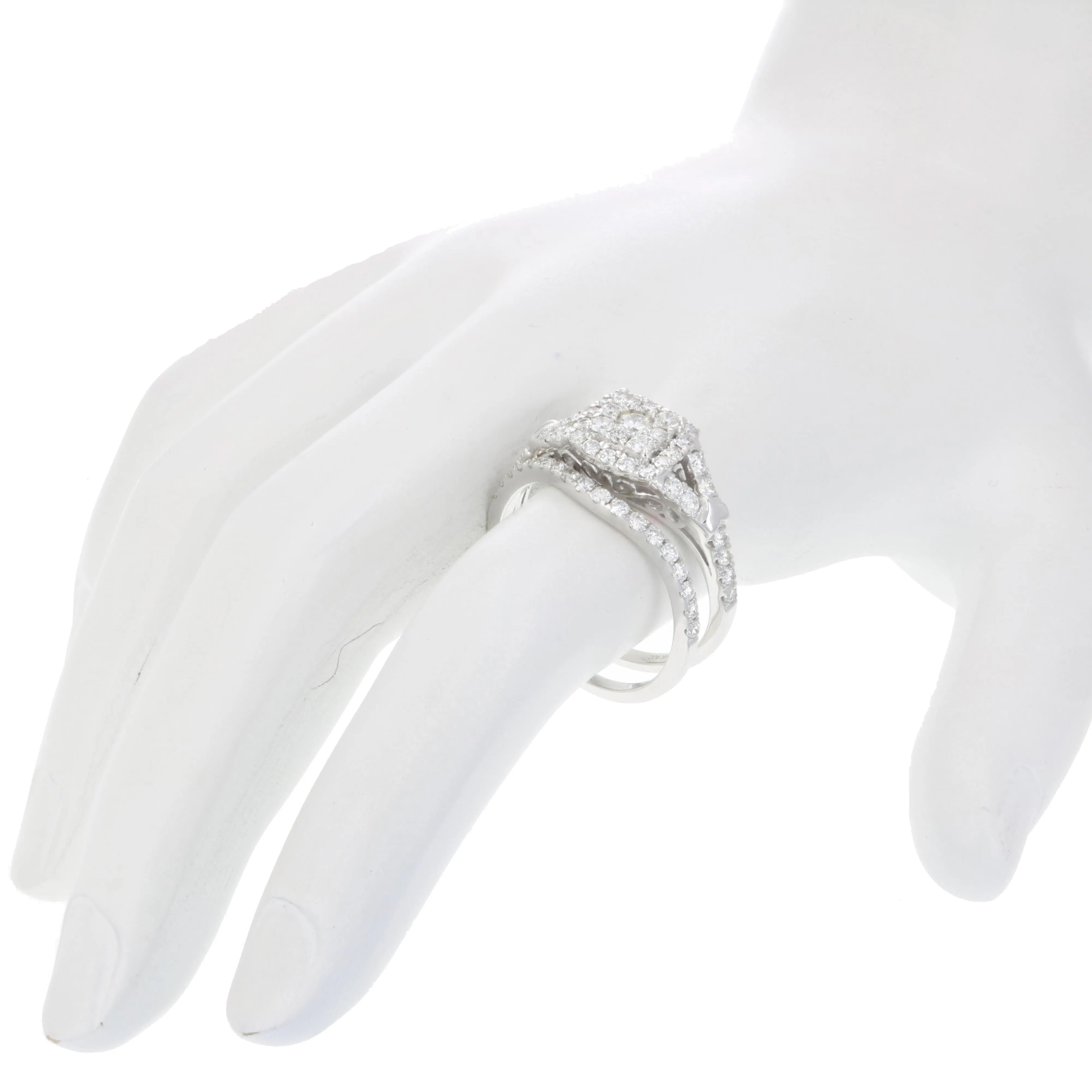 7/8 cttw Diamond Split Shank Bridal Set in White Gold