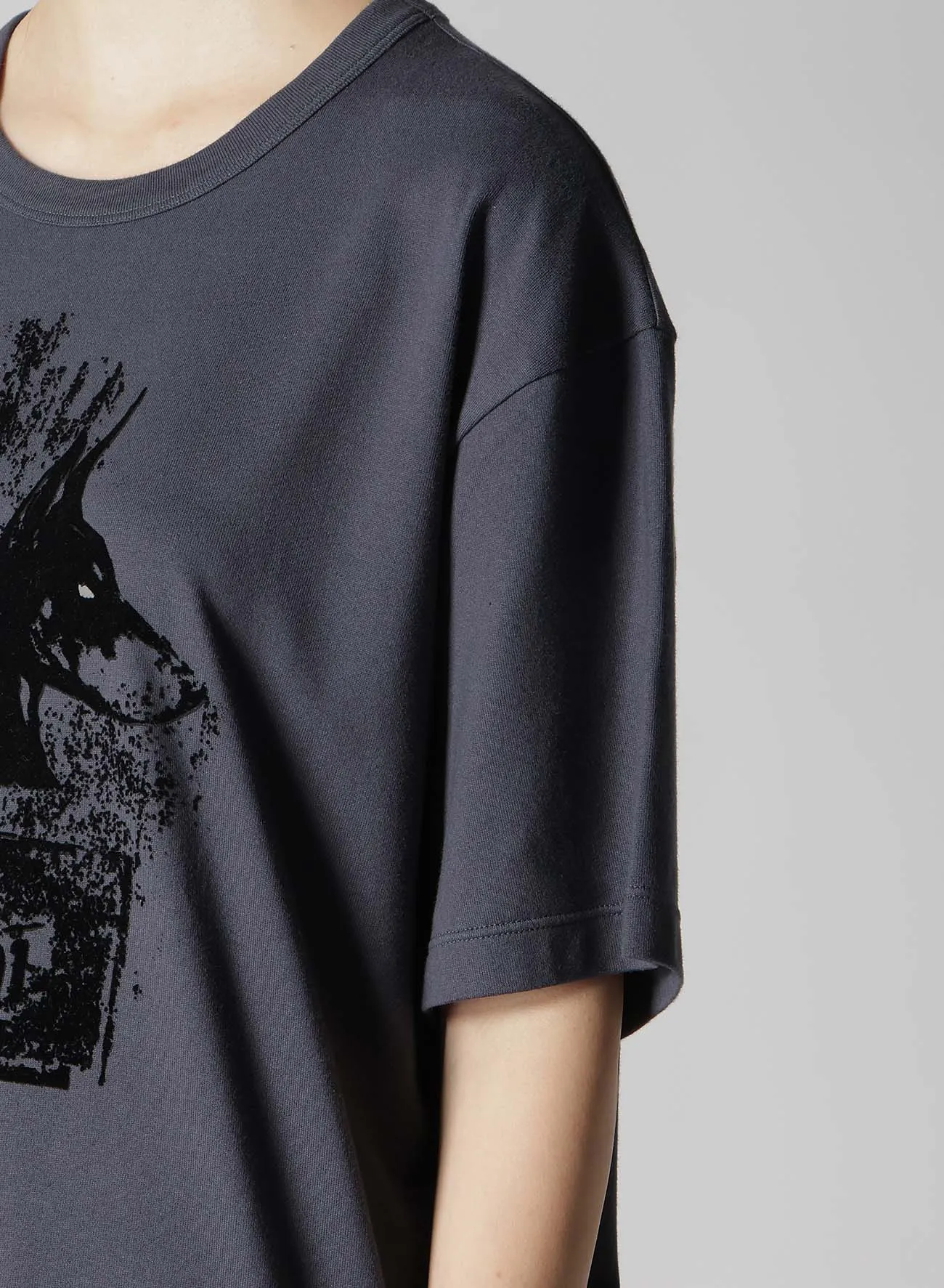 ANIMAL FLOCKED PRINT ROUND NECK SHORT SLEEVE T (DOG)