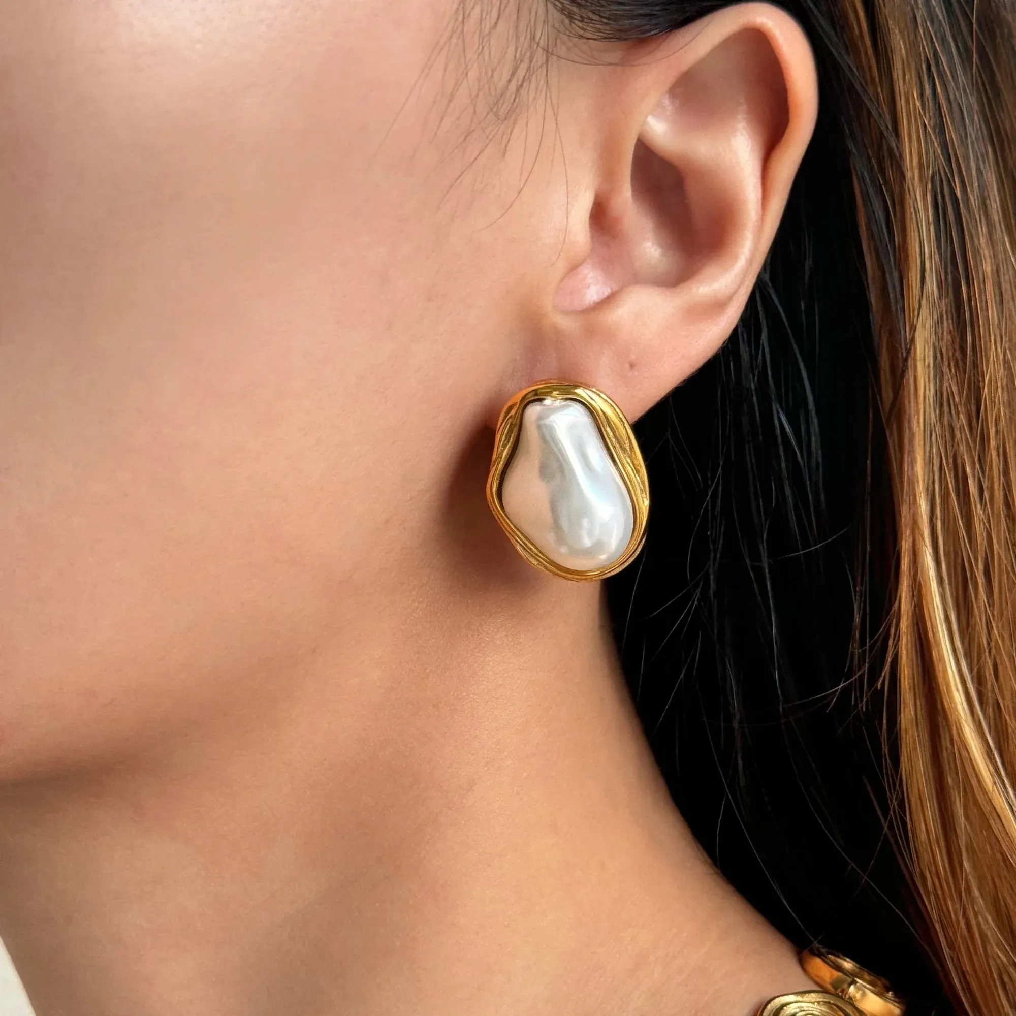 Baroque Pearl Earrings