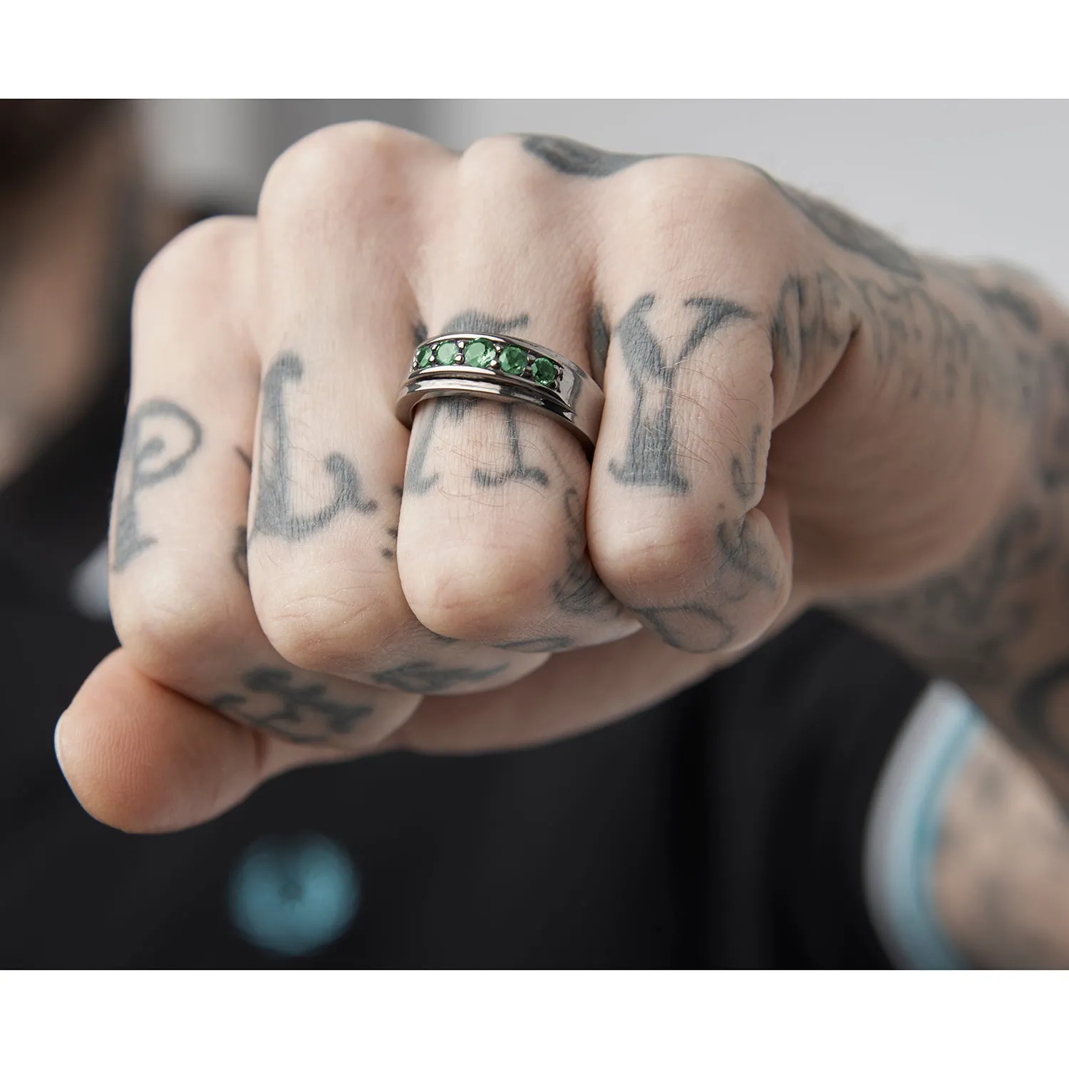 Blackened Silver Graduado Ring Emeralds