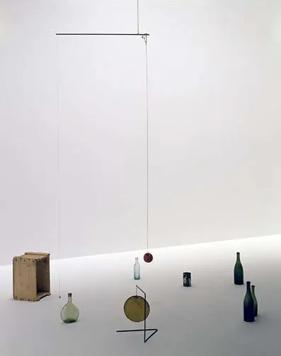 Calder: Small Sphere and Heavy Sphere