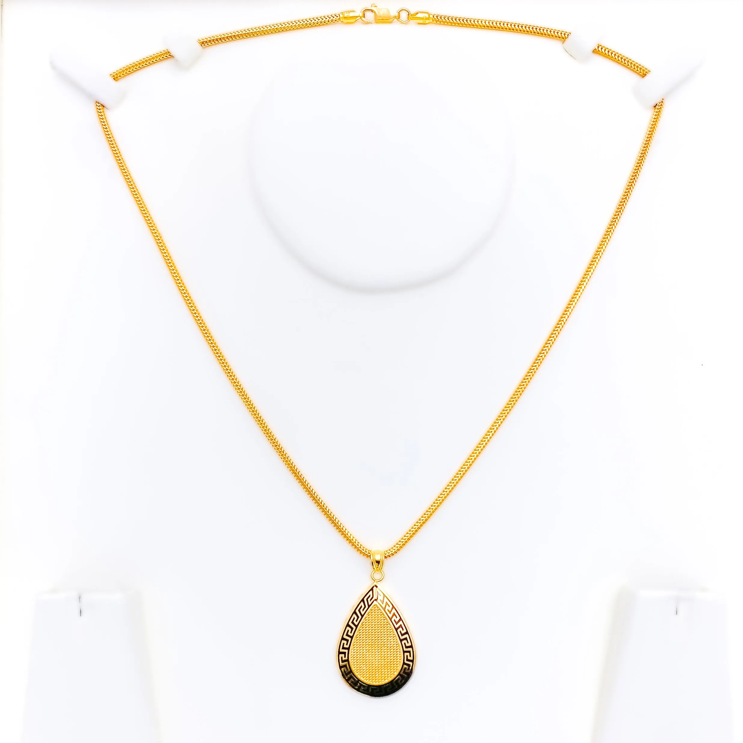 Charming Artistic 22k Gold Pendant