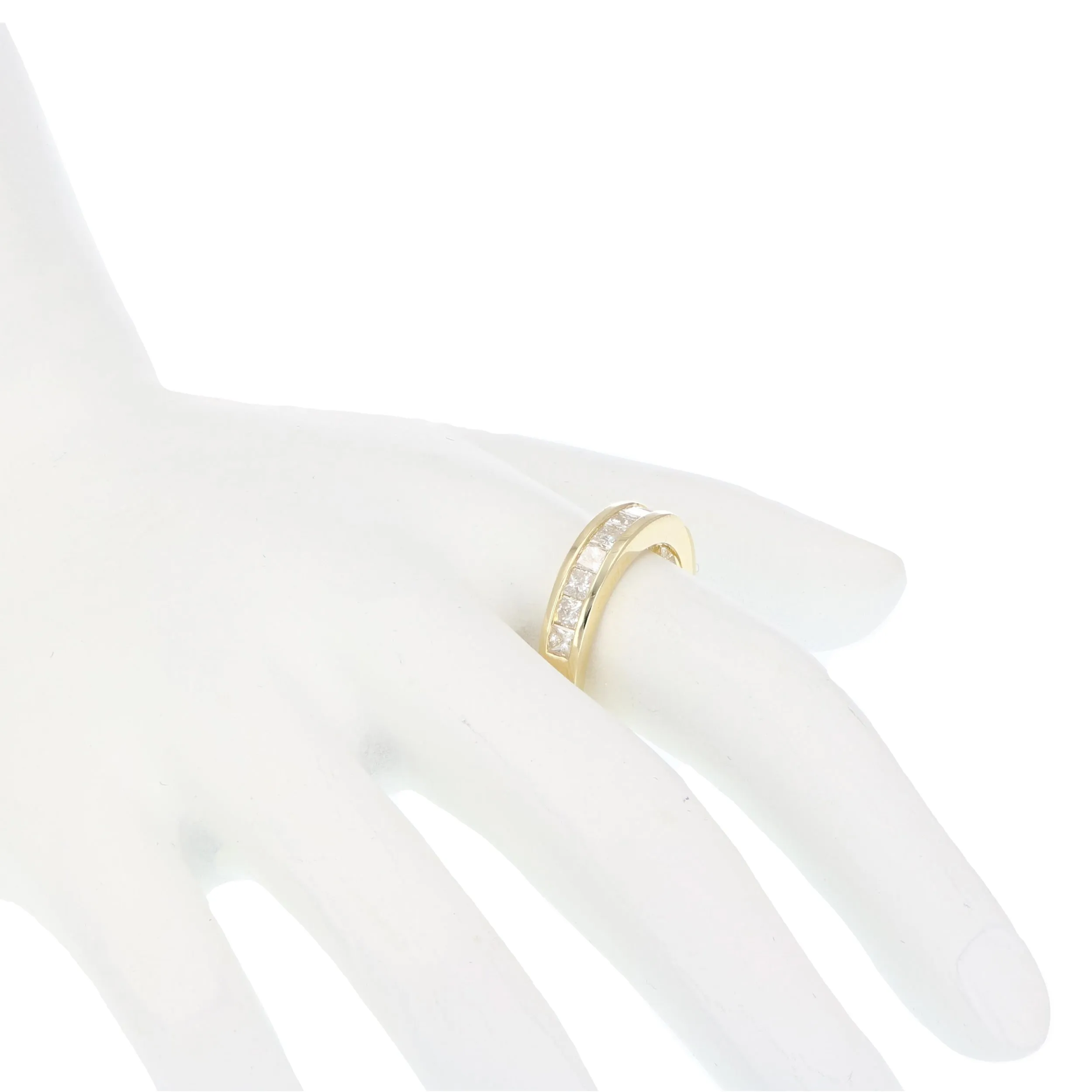 Classic Princess-cut Diamond Wedding Band