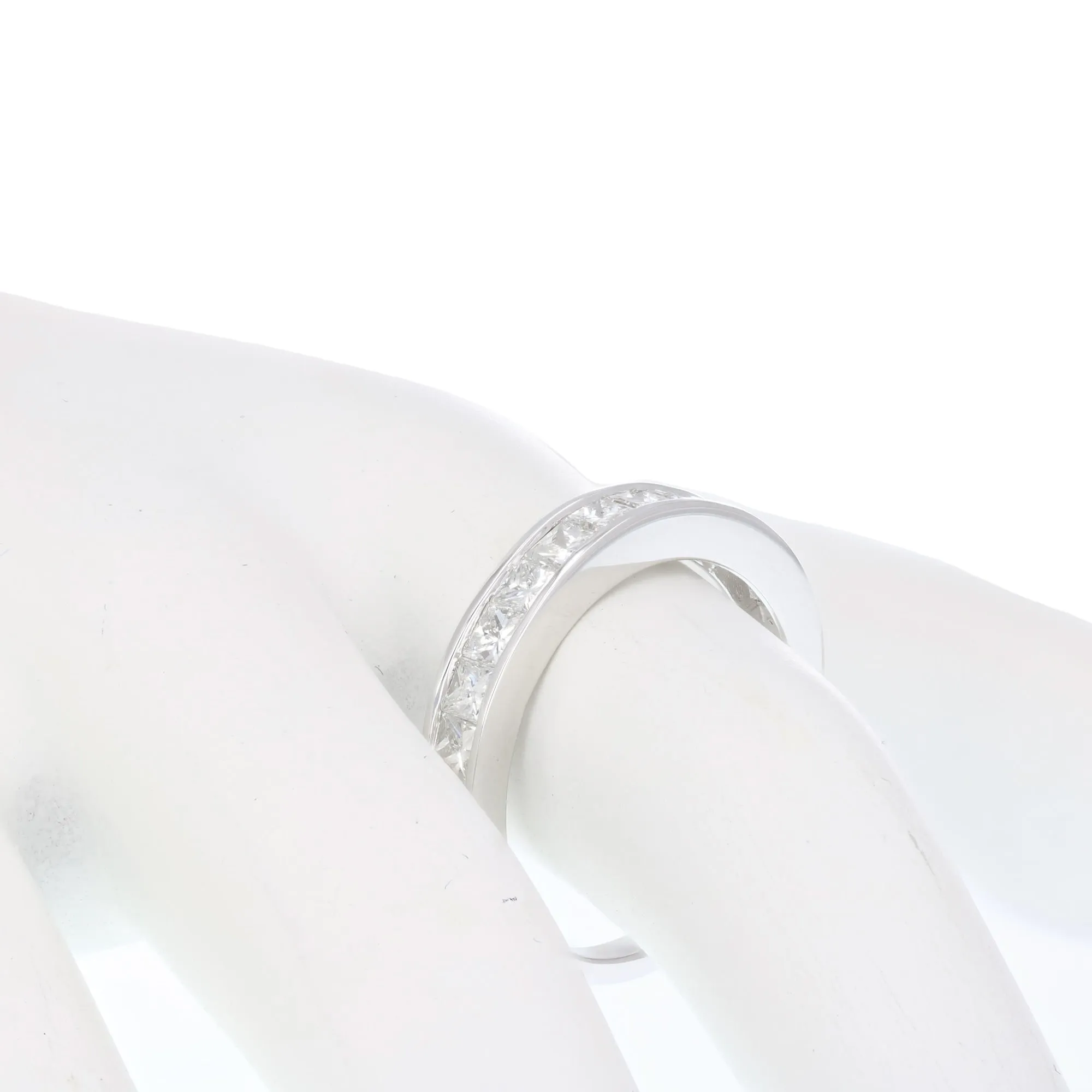 Classic Princess-cut Diamond Wedding Band
