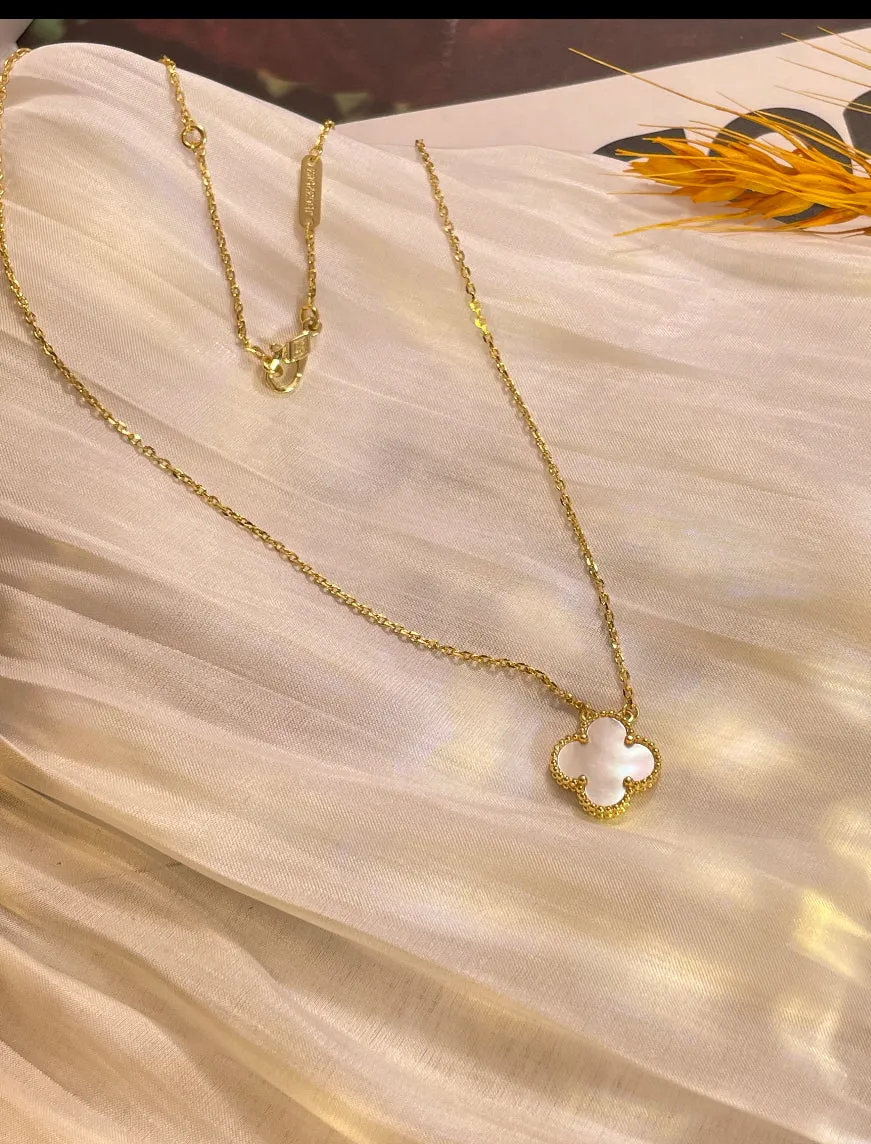 Clover necklace