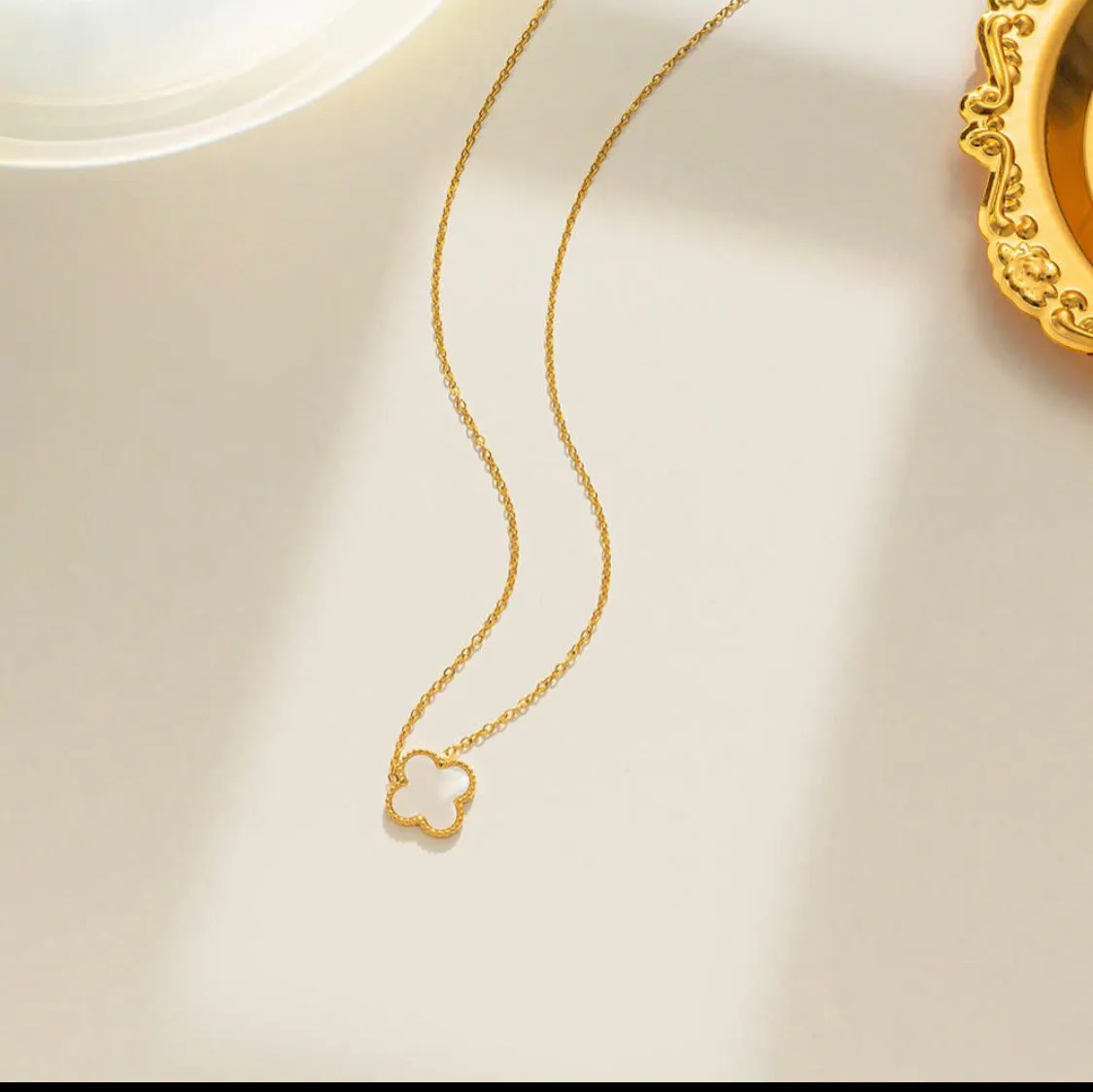 Clover necklace