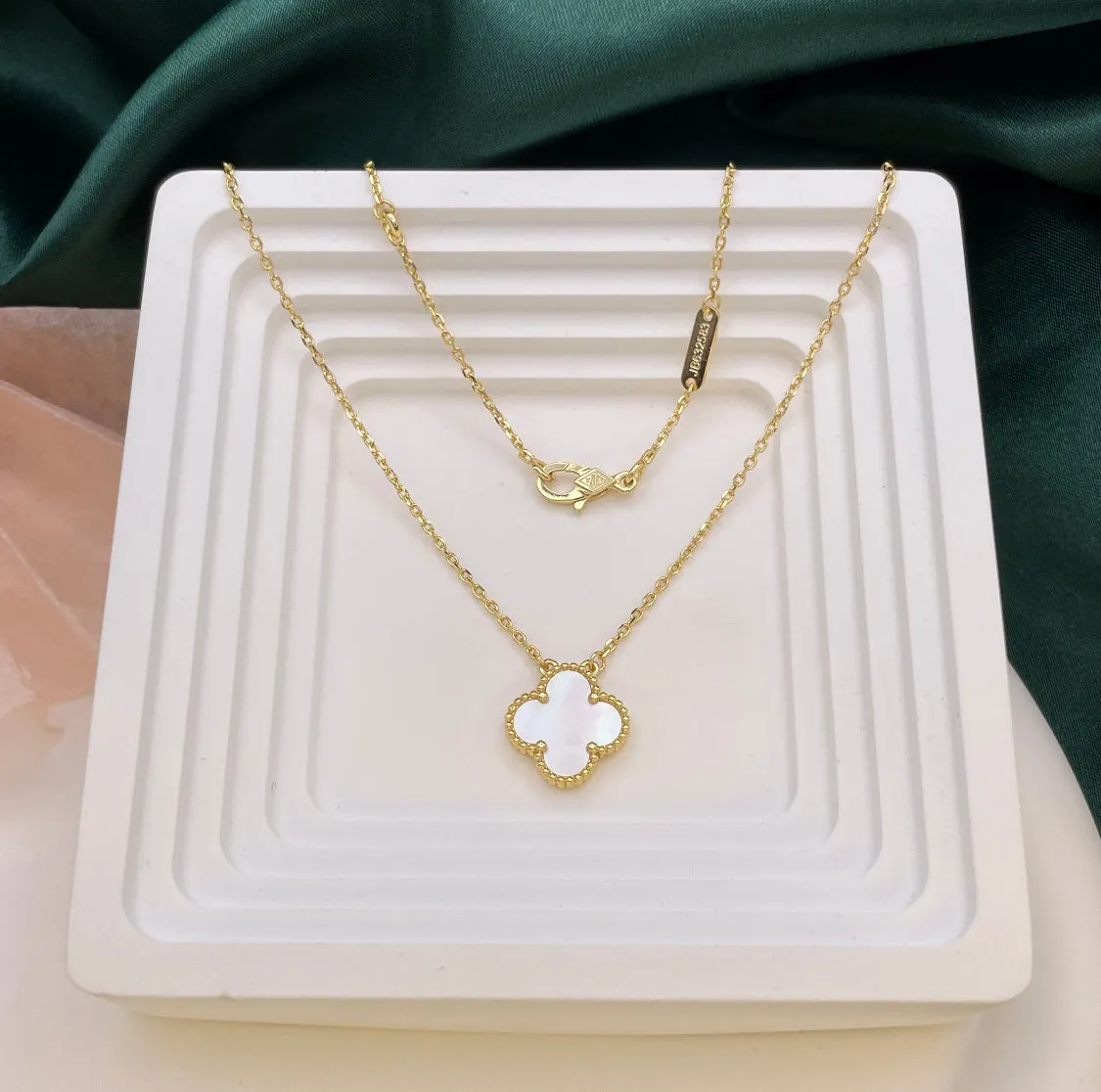 Clover necklace