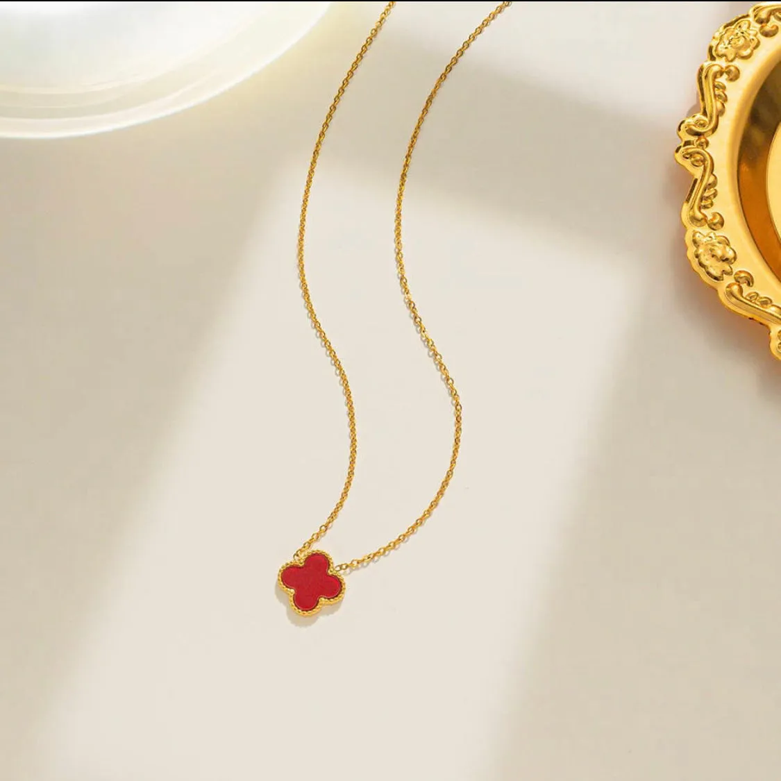 Clover necklace
