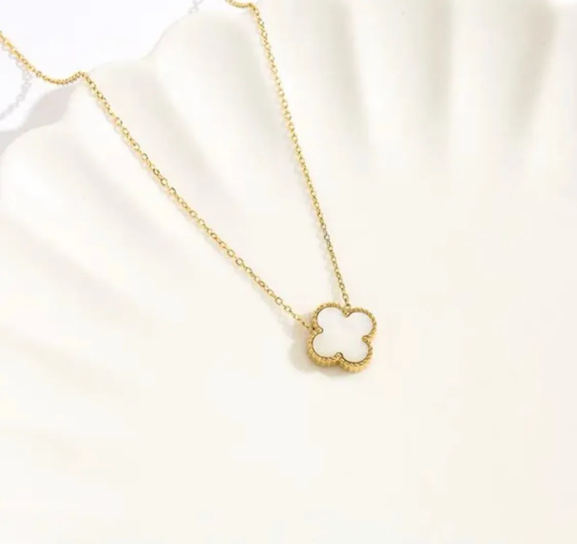 Clover necklace