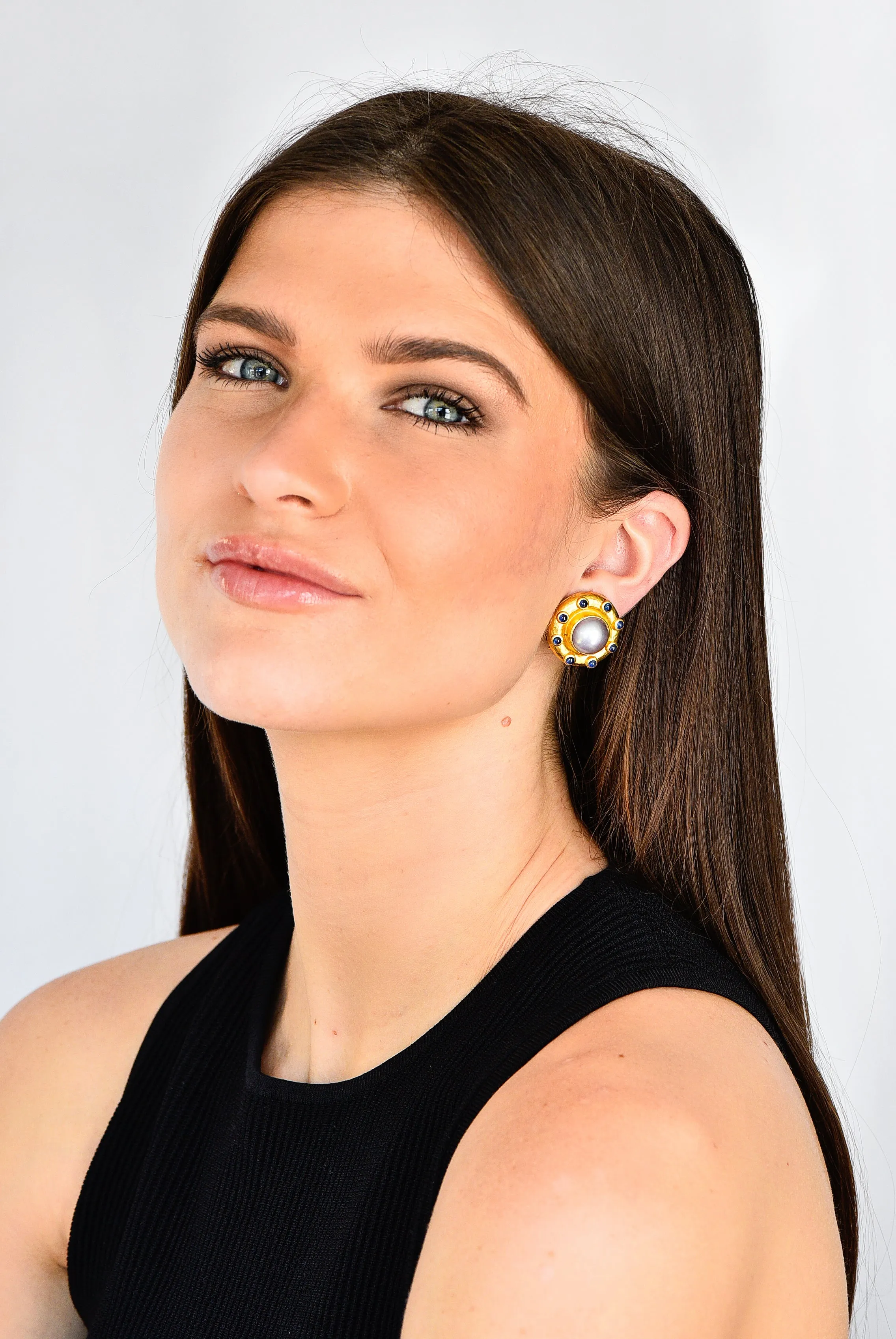 Elizabeth Locke Sapphire Cabochon Mabe Pearl 18 Karat Yellow Gold Earrings