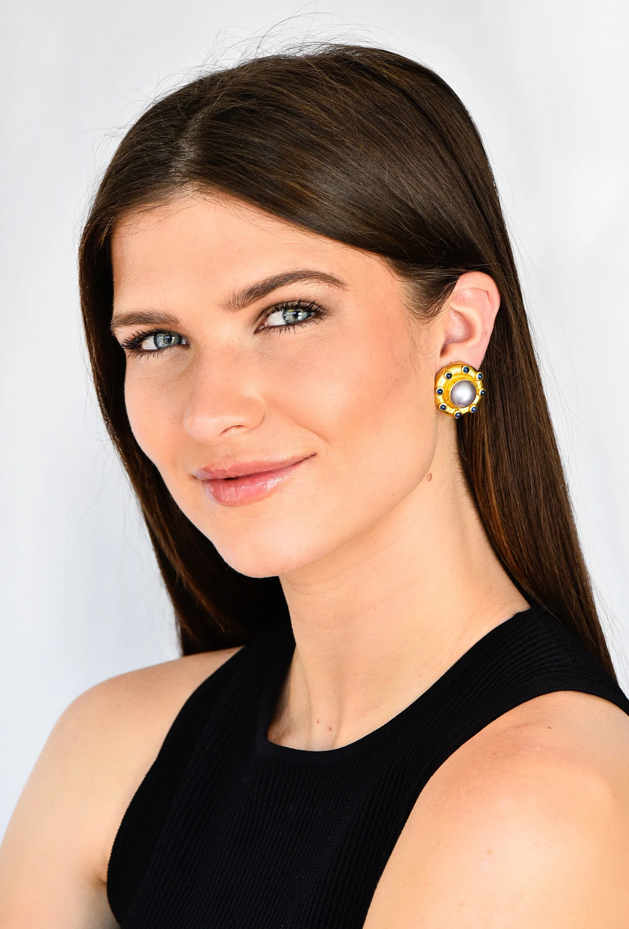 Elizabeth Locke Sapphire Cabochon Mabe Pearl 18 Karat Yellow Gold Earrings