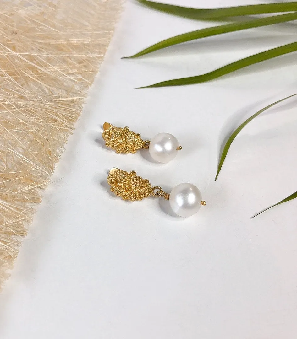 Estela Pearl Drop Earrings with 6 Rositas