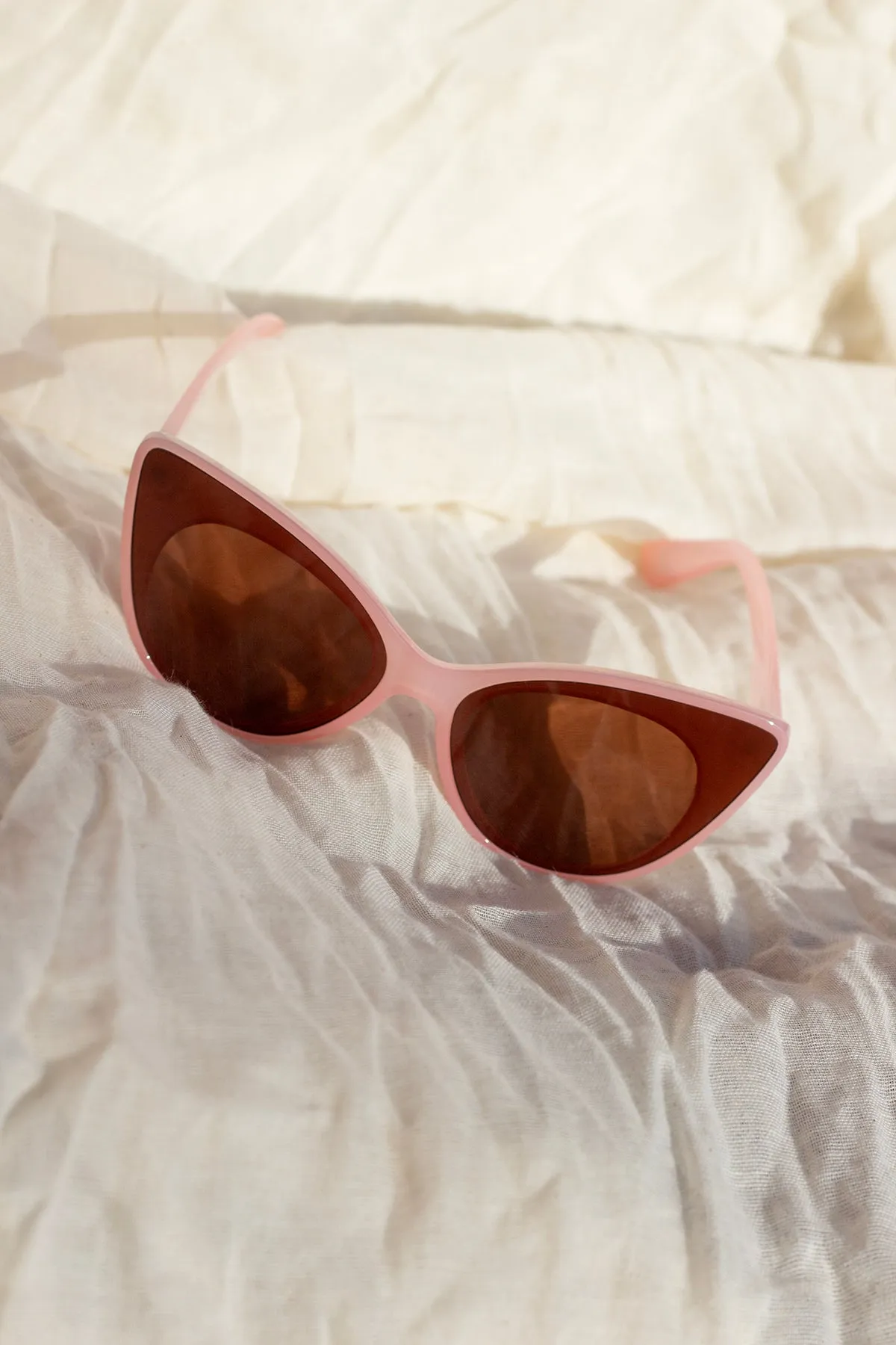 Exaggerated Front Lens Cat Eye Sunglasses