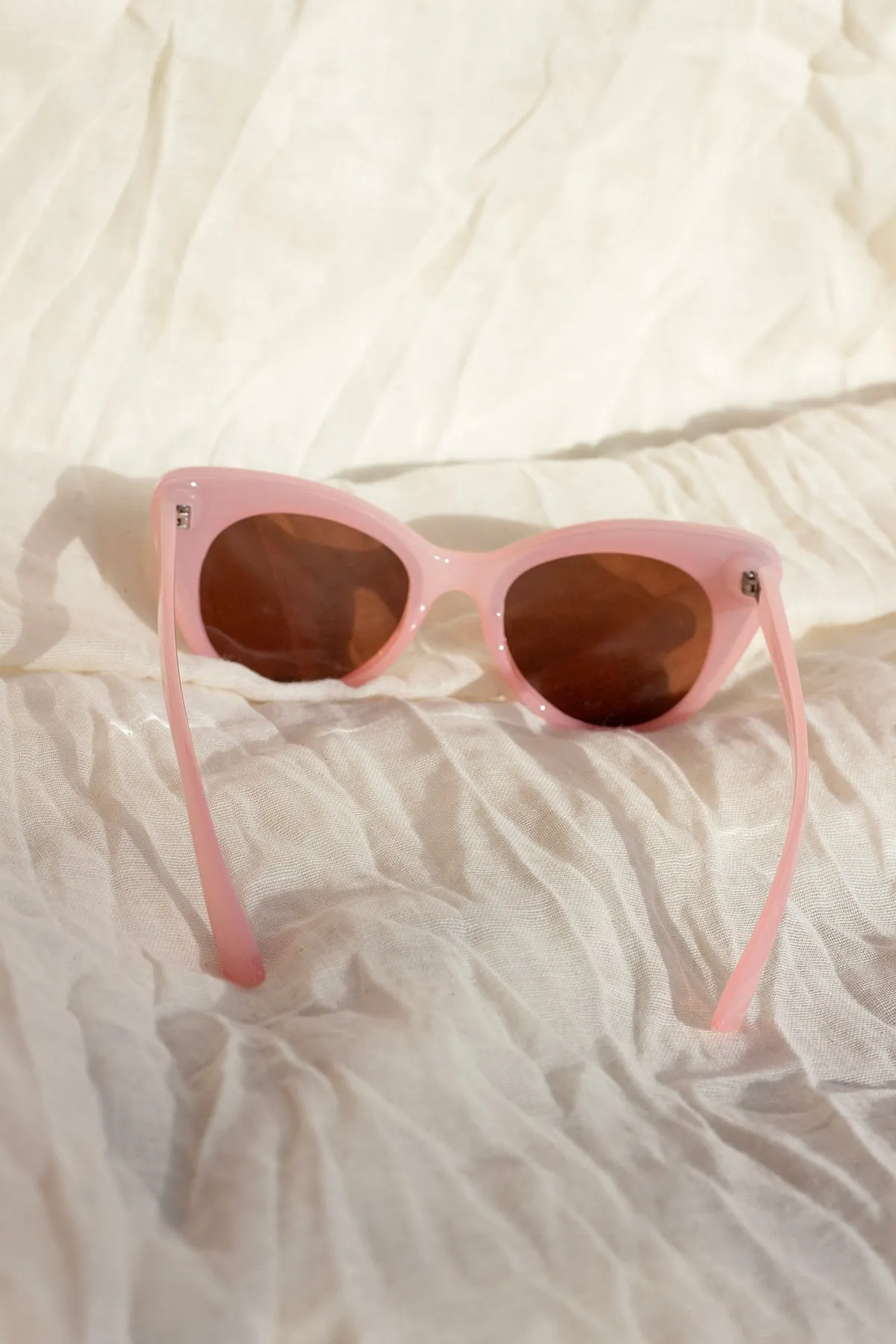 Exaggerated Front Lens Cat Eye Sunglasses