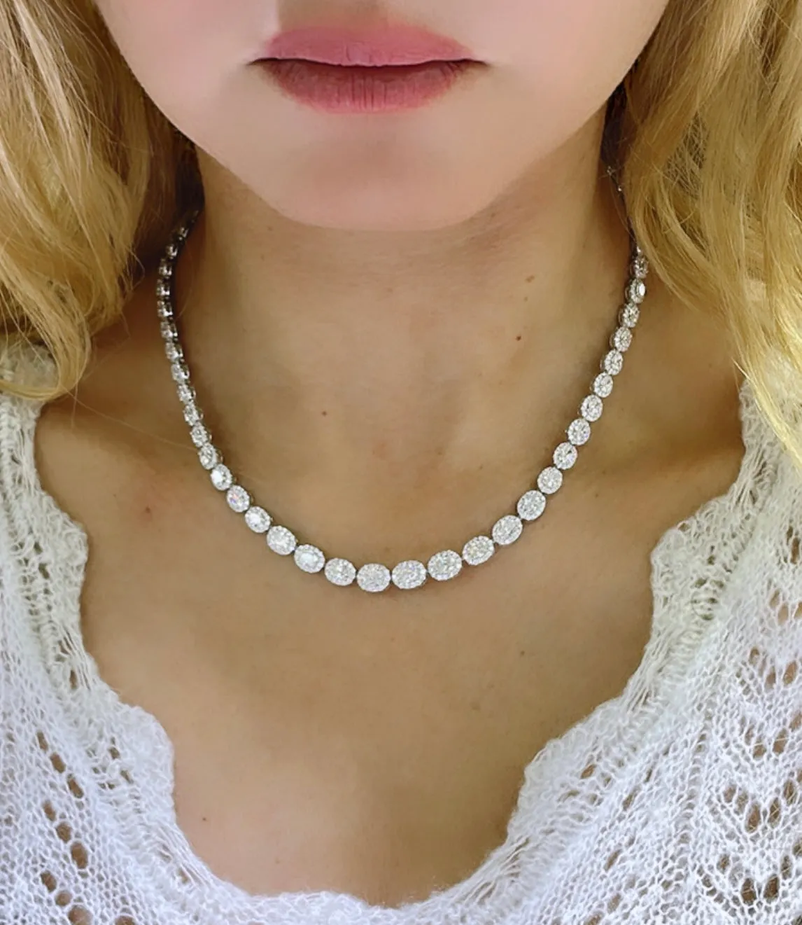 Exquisite 13.56CT T.W. Oval-Cut Statement Diamond Necklace