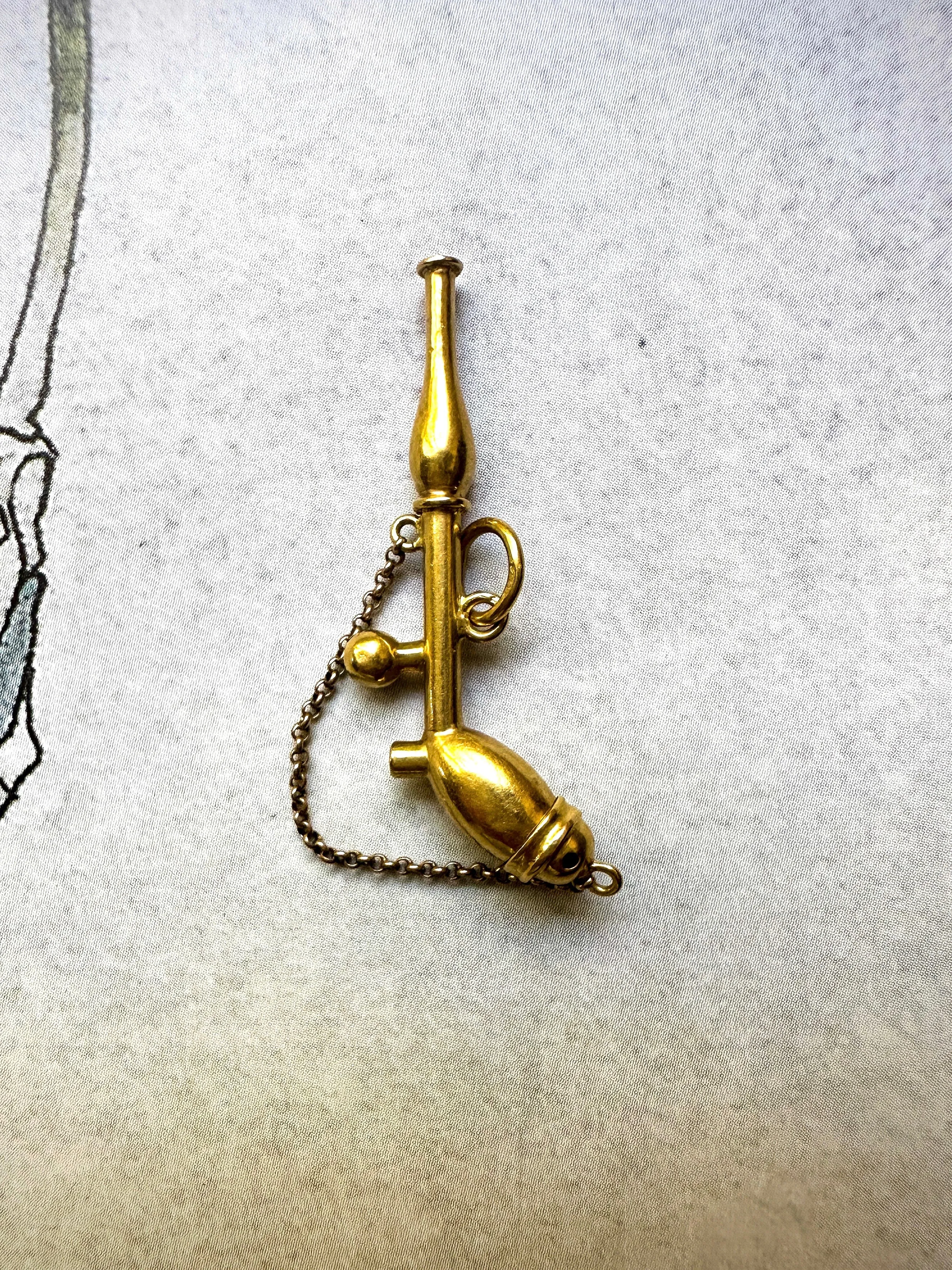 Exquisite and Rare - 18k Tobacco Pipe Charm