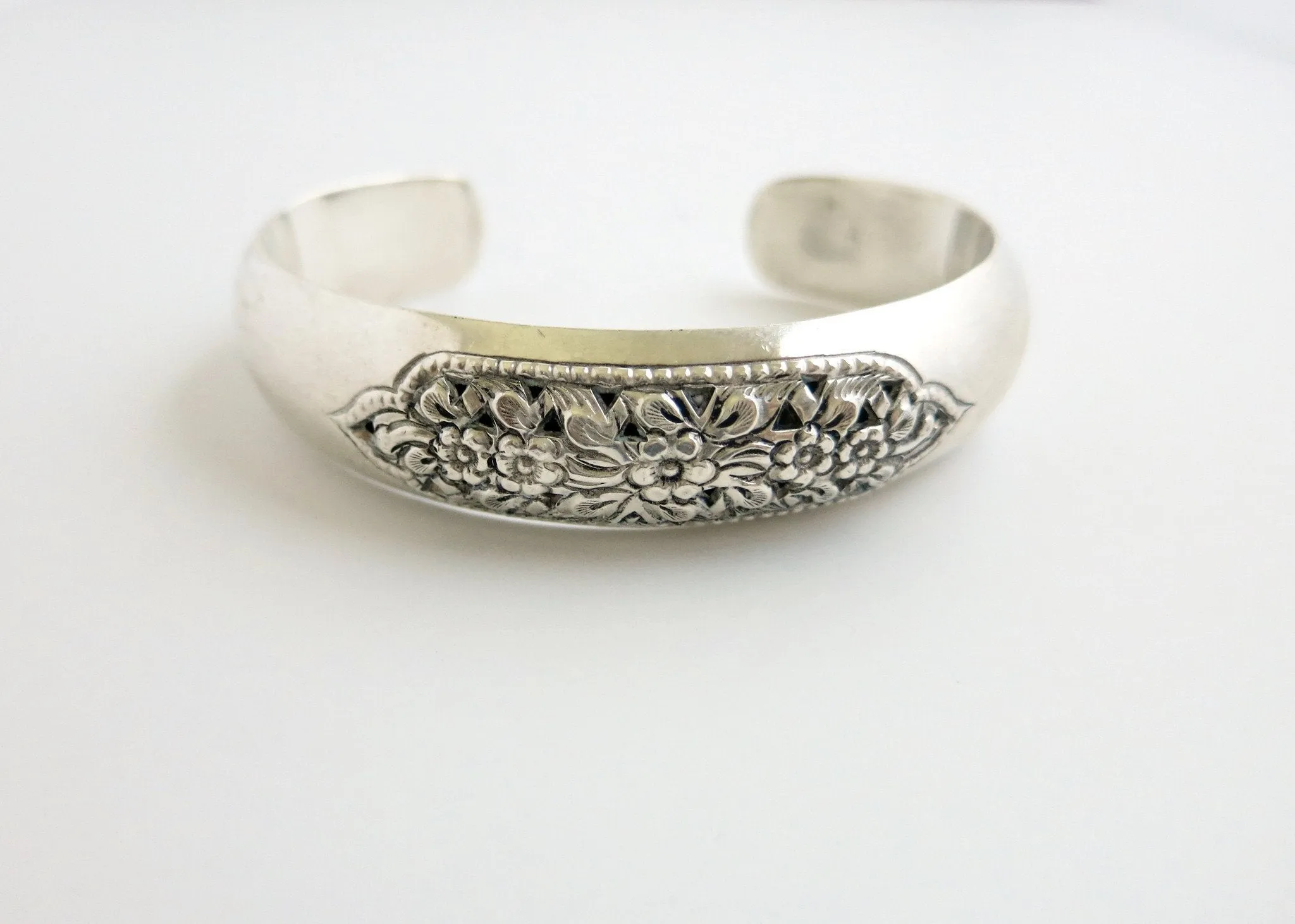 Exquisite traditional chase work bracelet from Thailand
