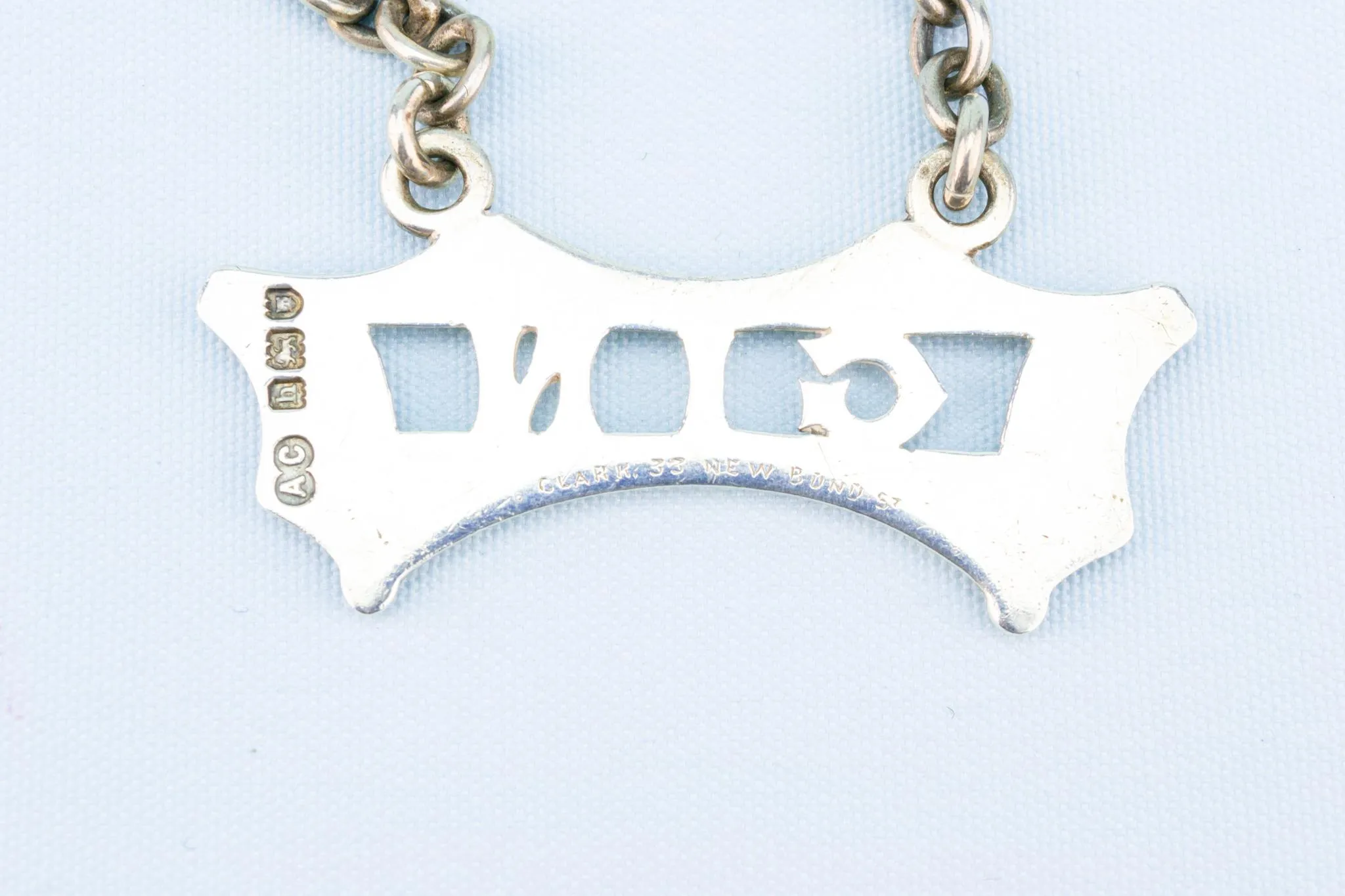 Gin Decanter Label in Silver, English 1903