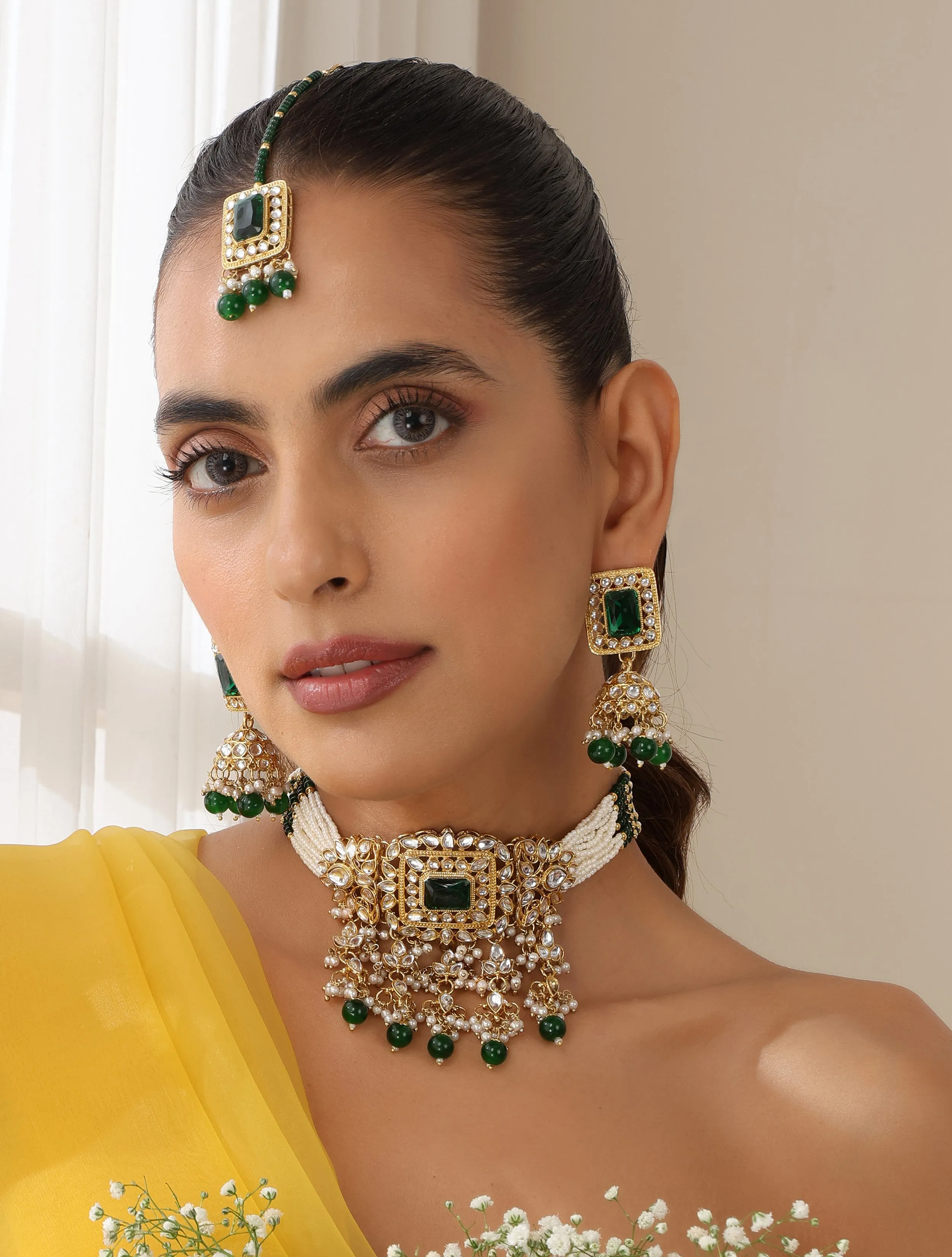 Green Color Choker Kundan Necklace, Earring and Maang Teeka Set