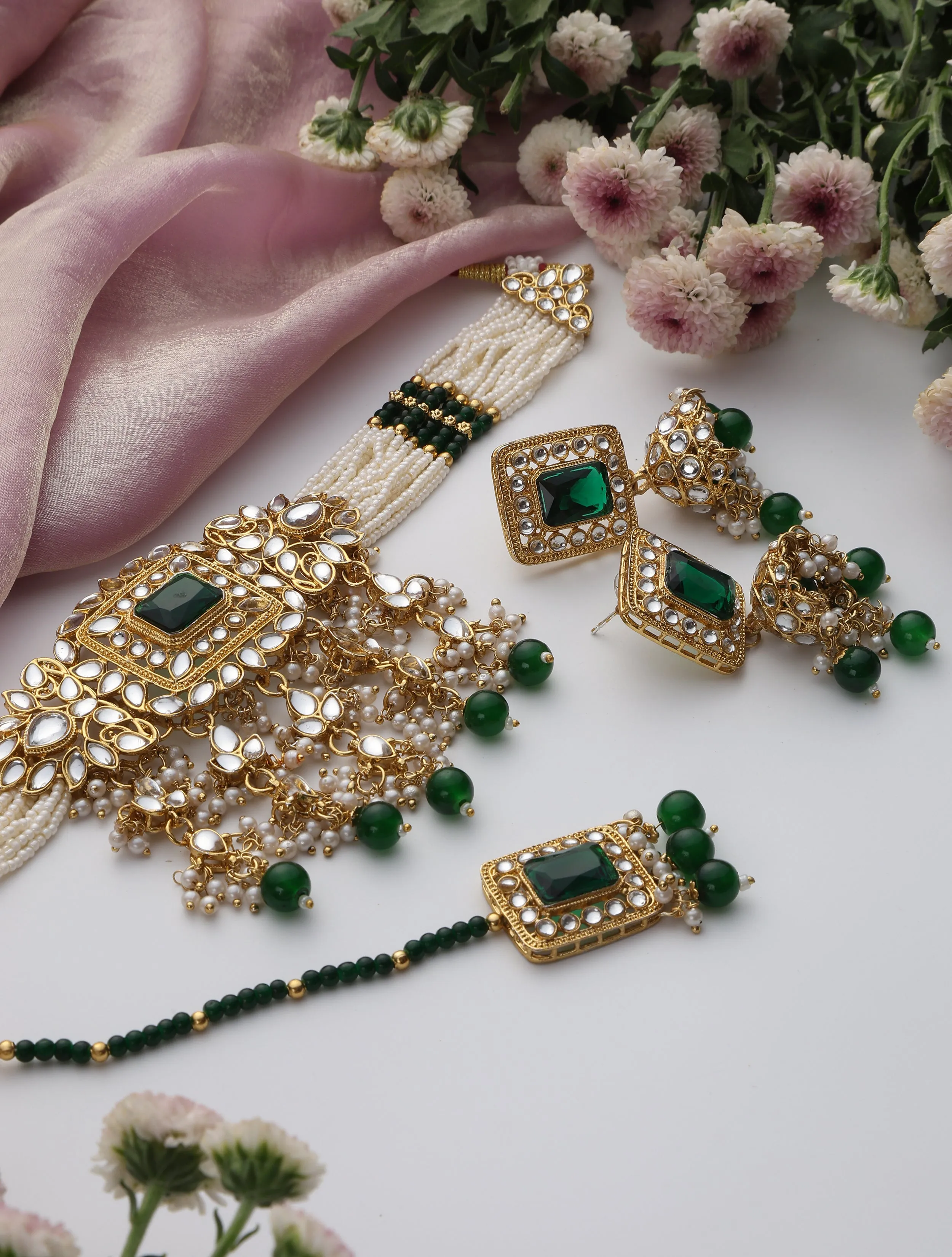 Green Color Choker Kundan Necklace, Earring and Maang Teeka Set