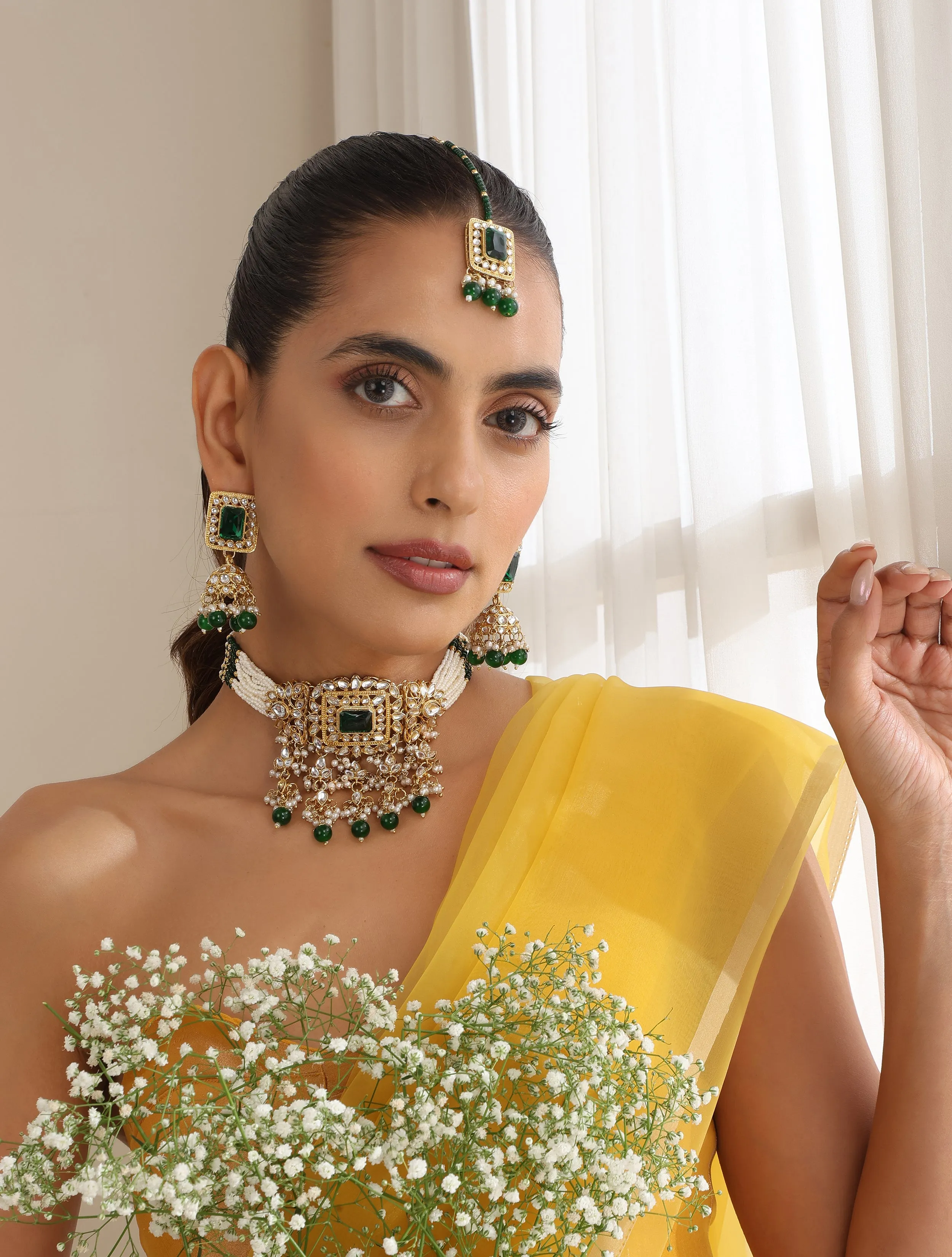 Green Color Choker Kundan Necklace, Earring and Maang Teeka Set