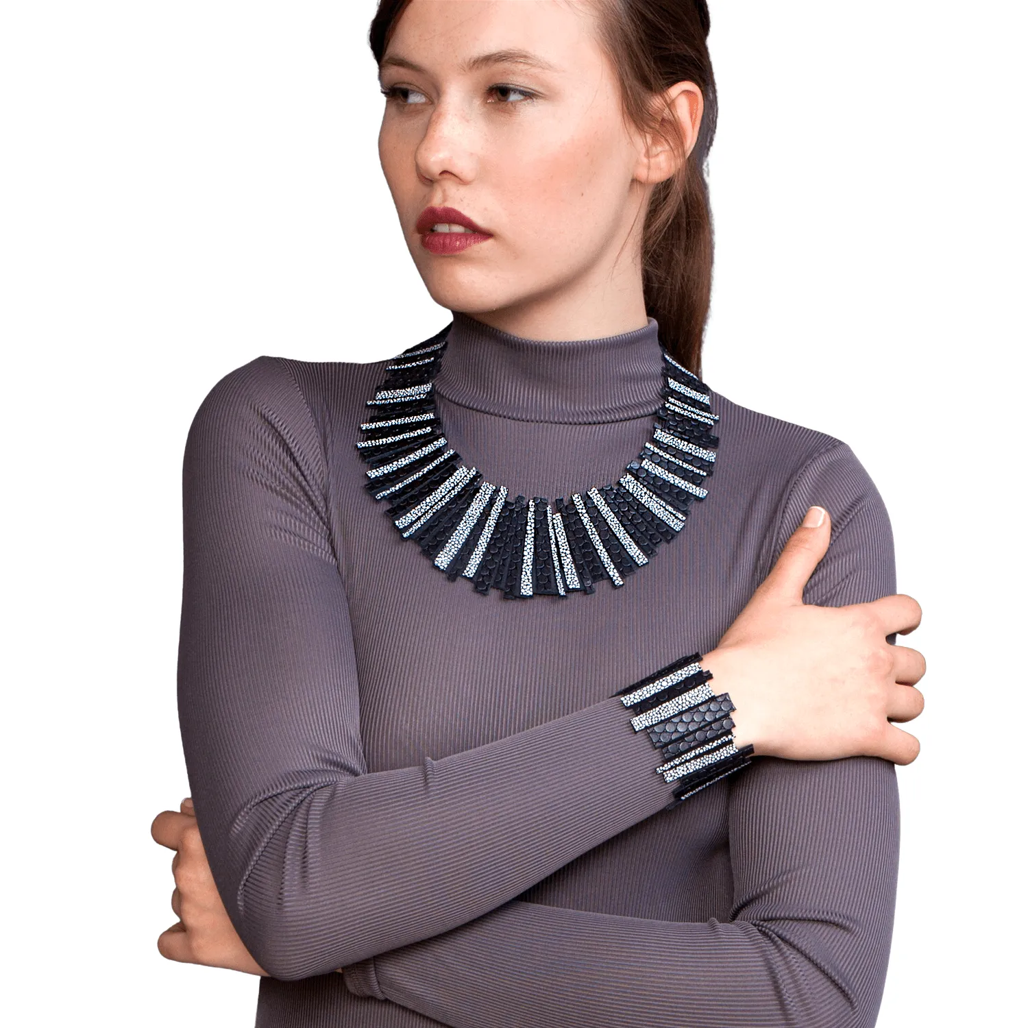 Hellena gold leather necklace and bracelet set