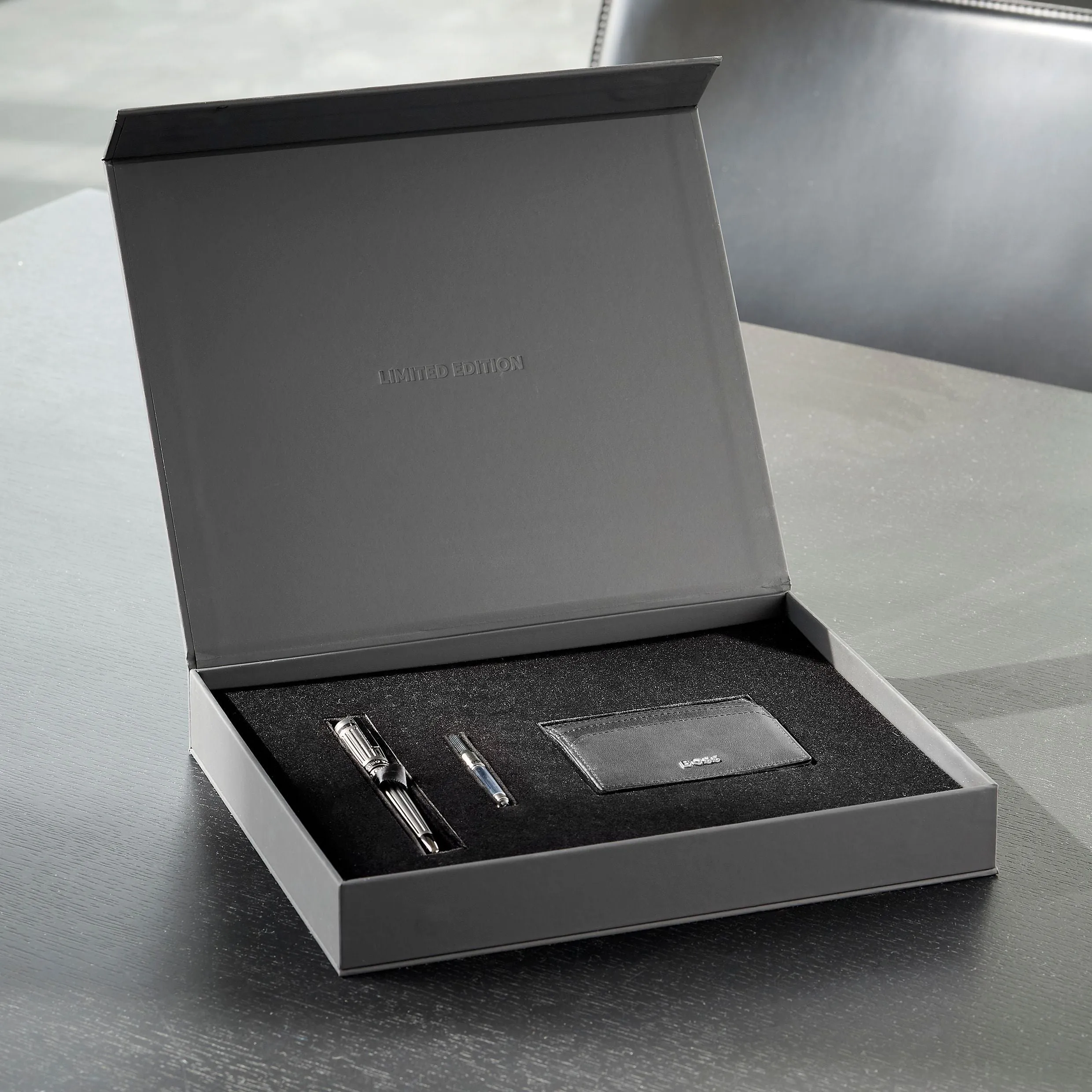 HUGO BOSS HSF4782D - Fountain pen Limited Edition Arc