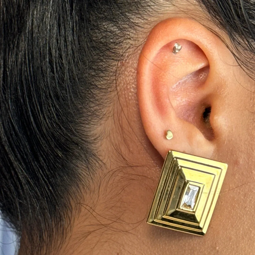 Luna Frame Stud