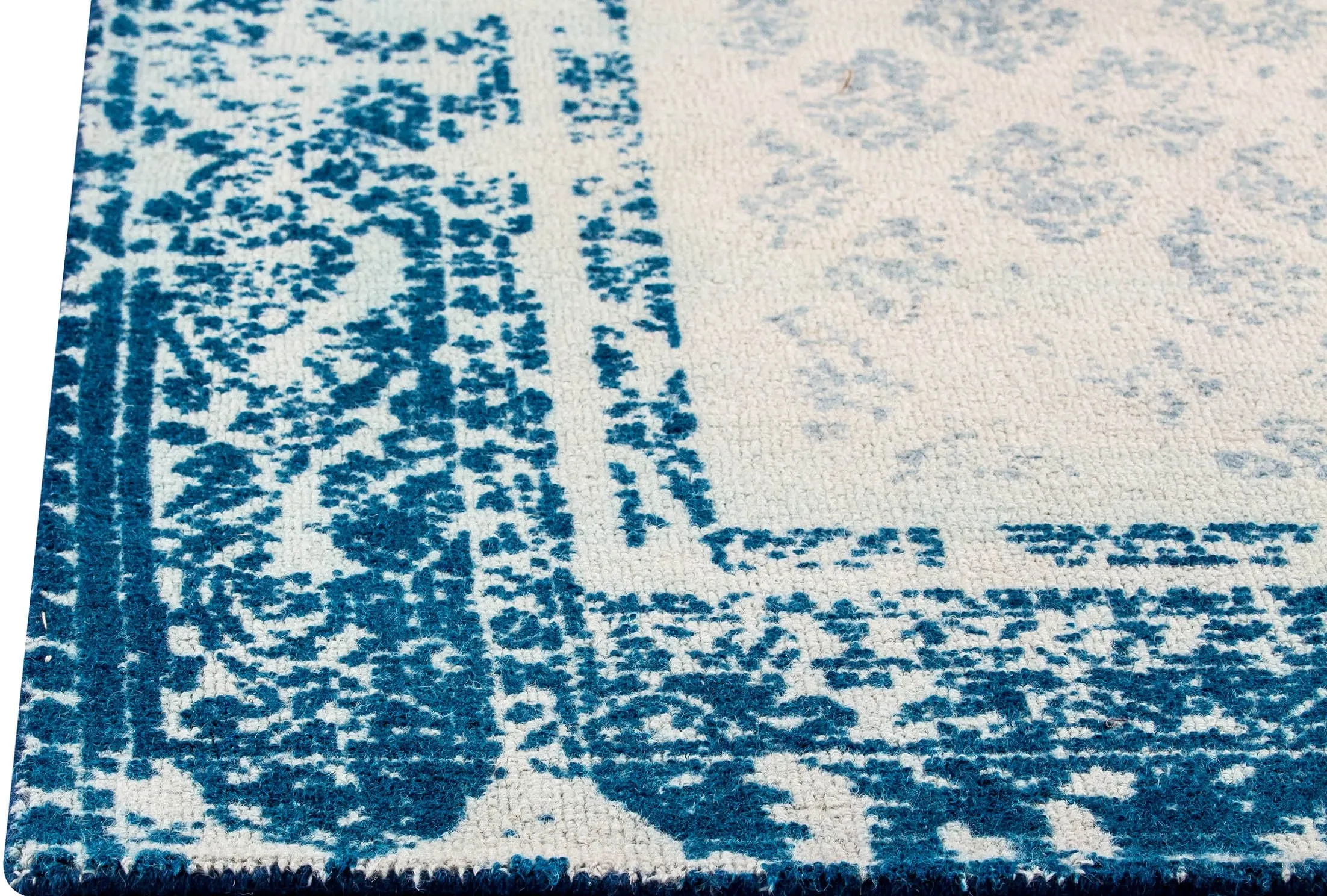 Mariam Corona Blue