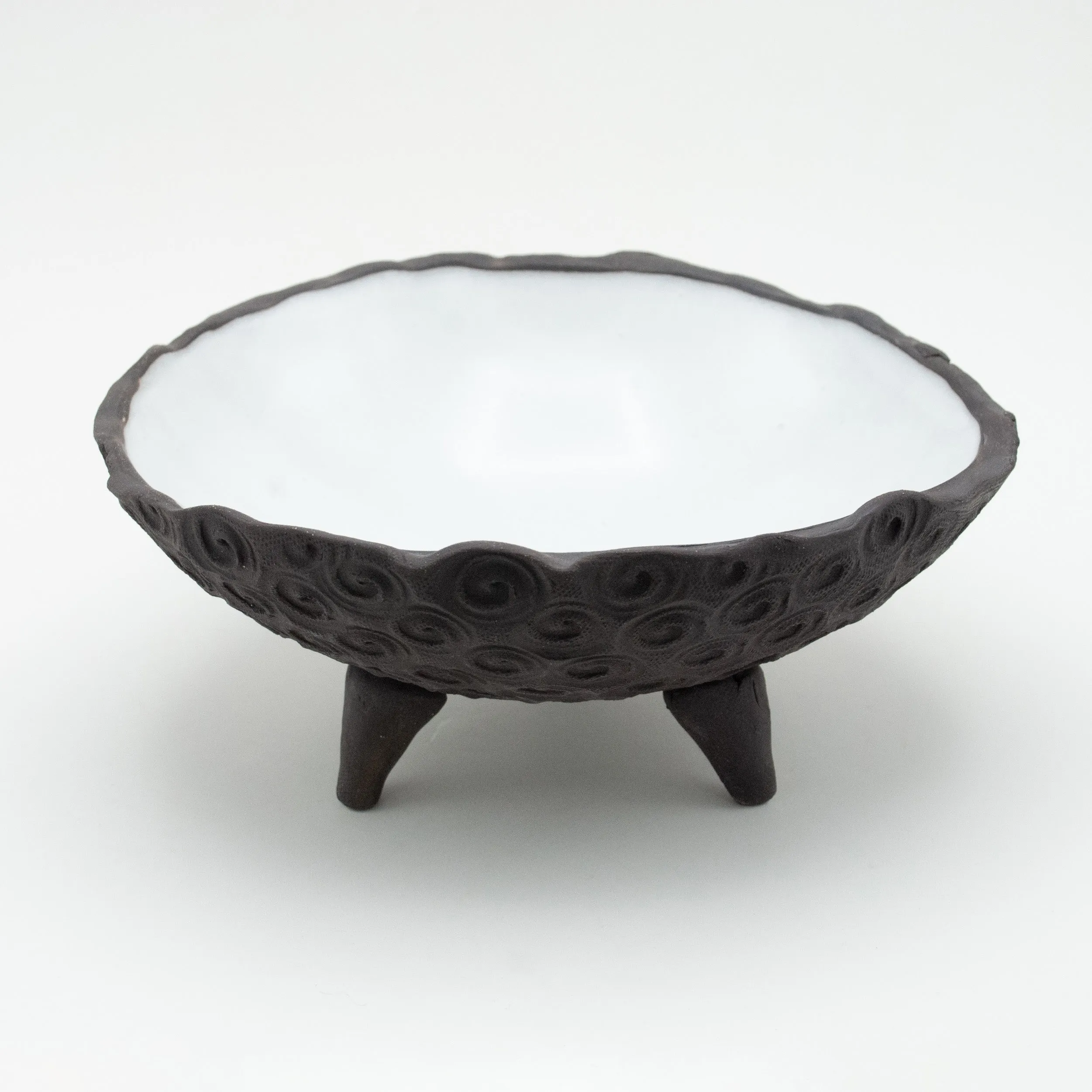 Tri-Pod Bowl 282