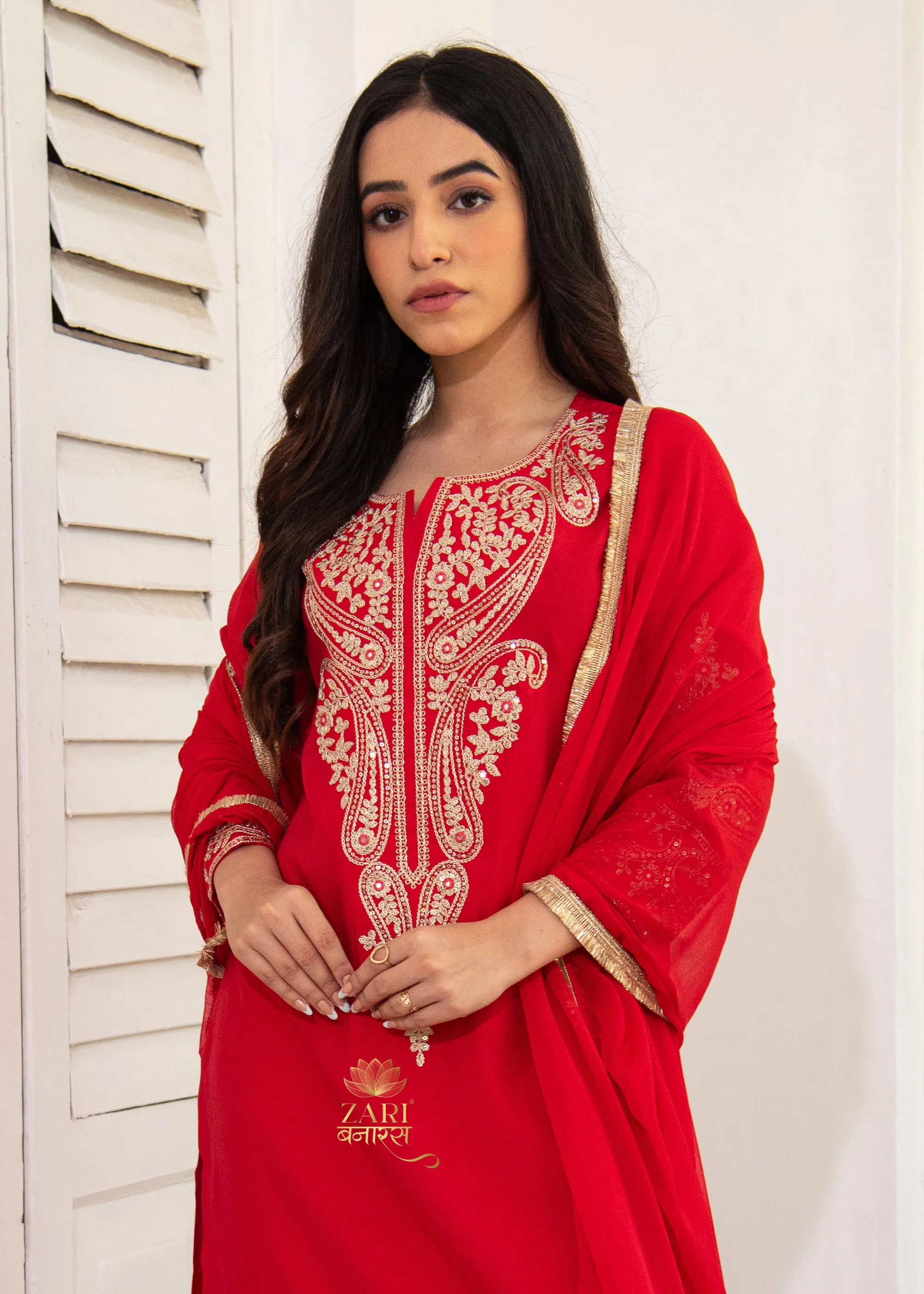 Vermilion Red Vine Adorned Suit-Set of 3