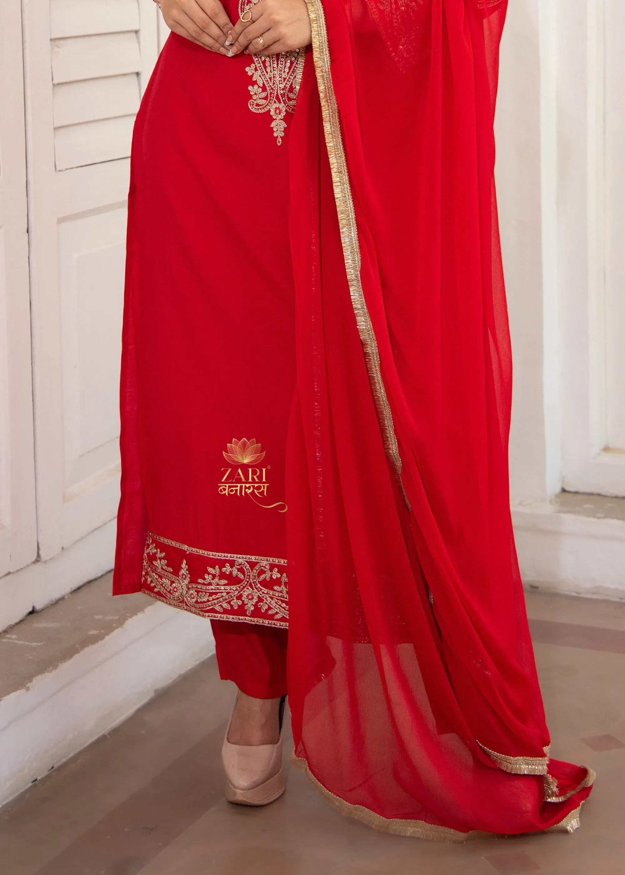 Vermilion Red Vine Adorned Suit-Set of 3
