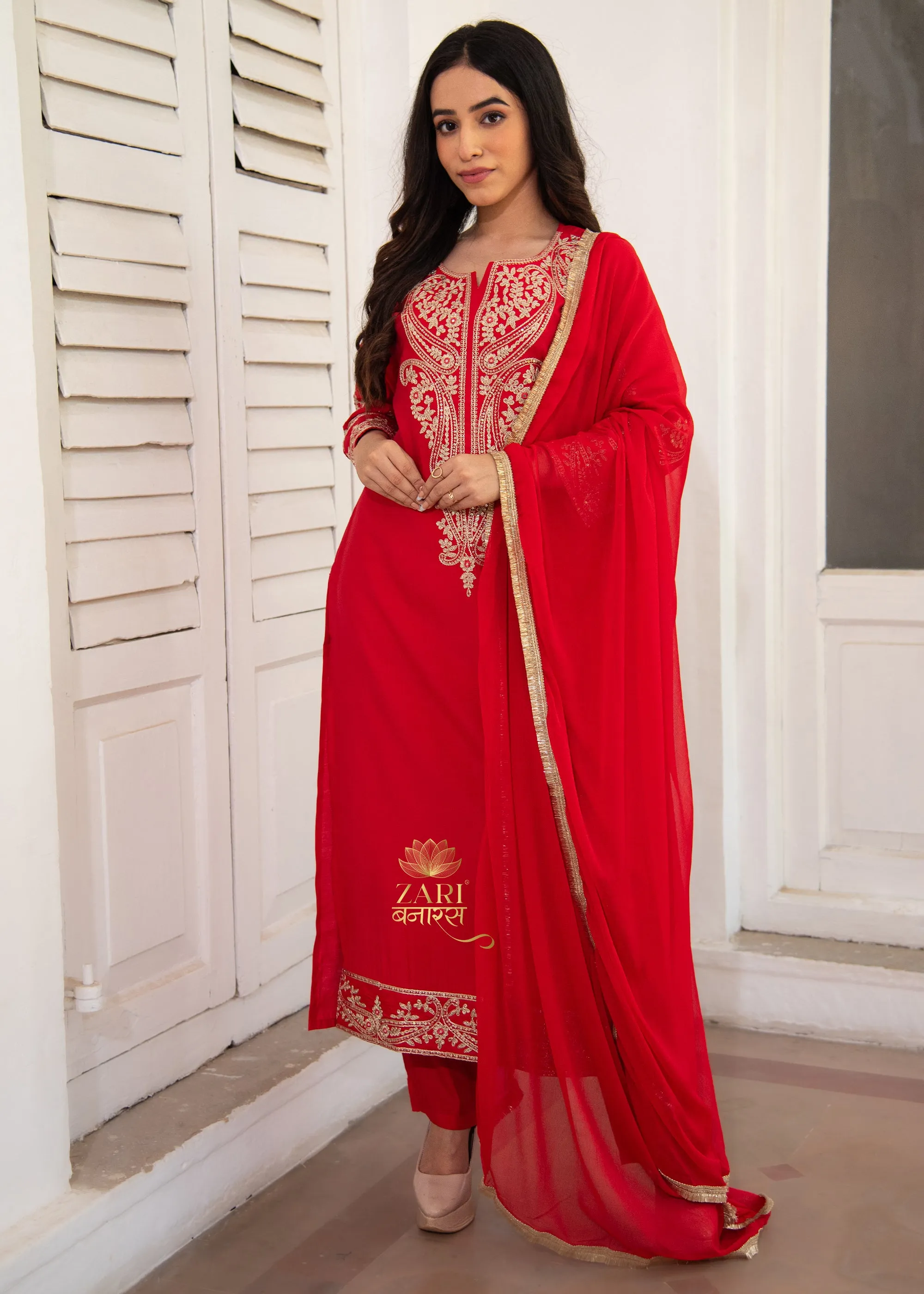 Vermilion Red Vine Adorned Suit-Set of 3