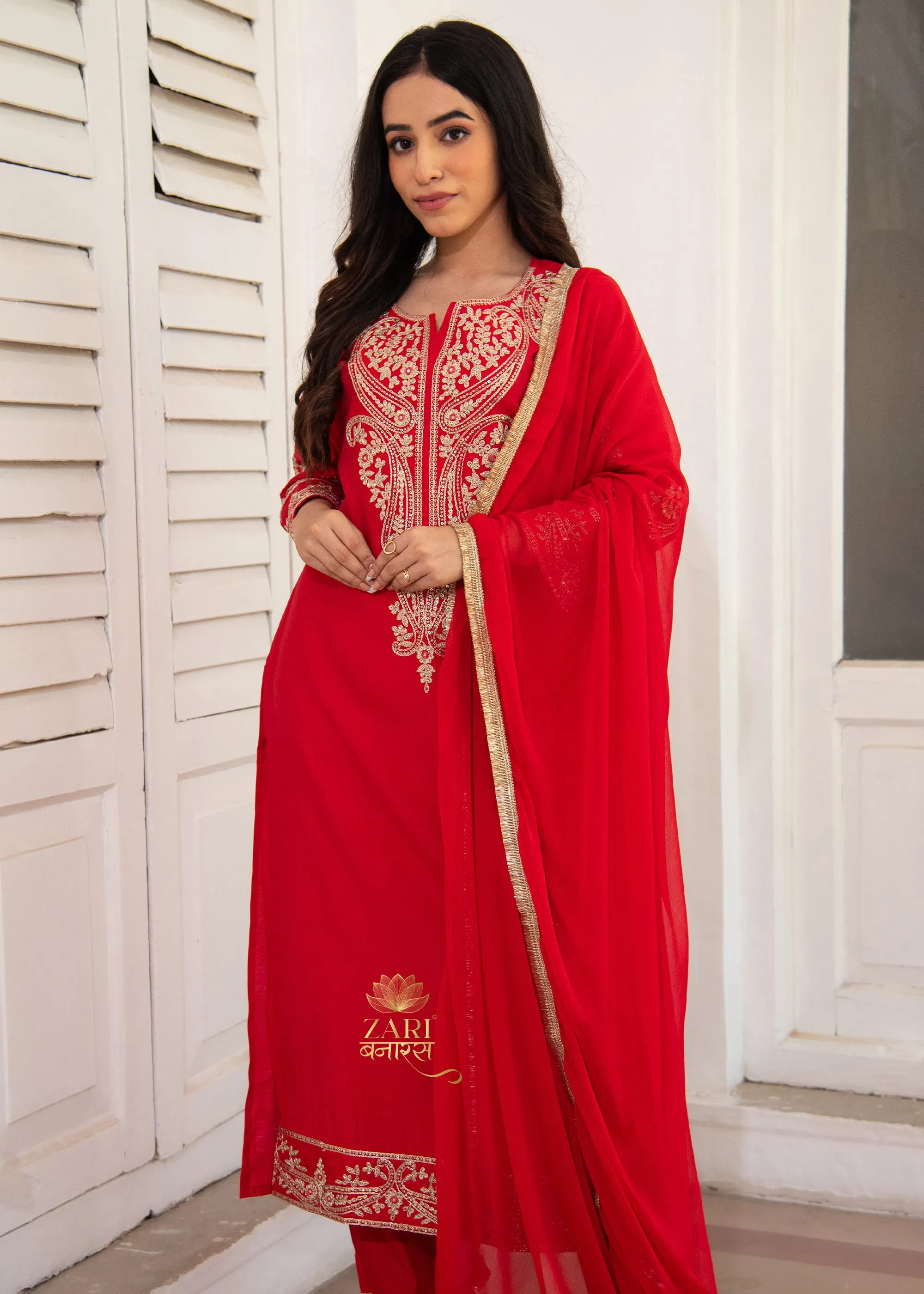 Vermilion Red Vine Adorned Suit-Set of 3