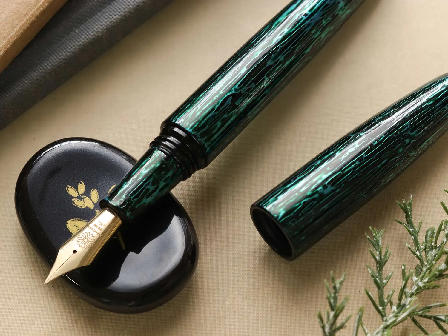 Yakumo-nuri Mon-Urushi - Sazanami