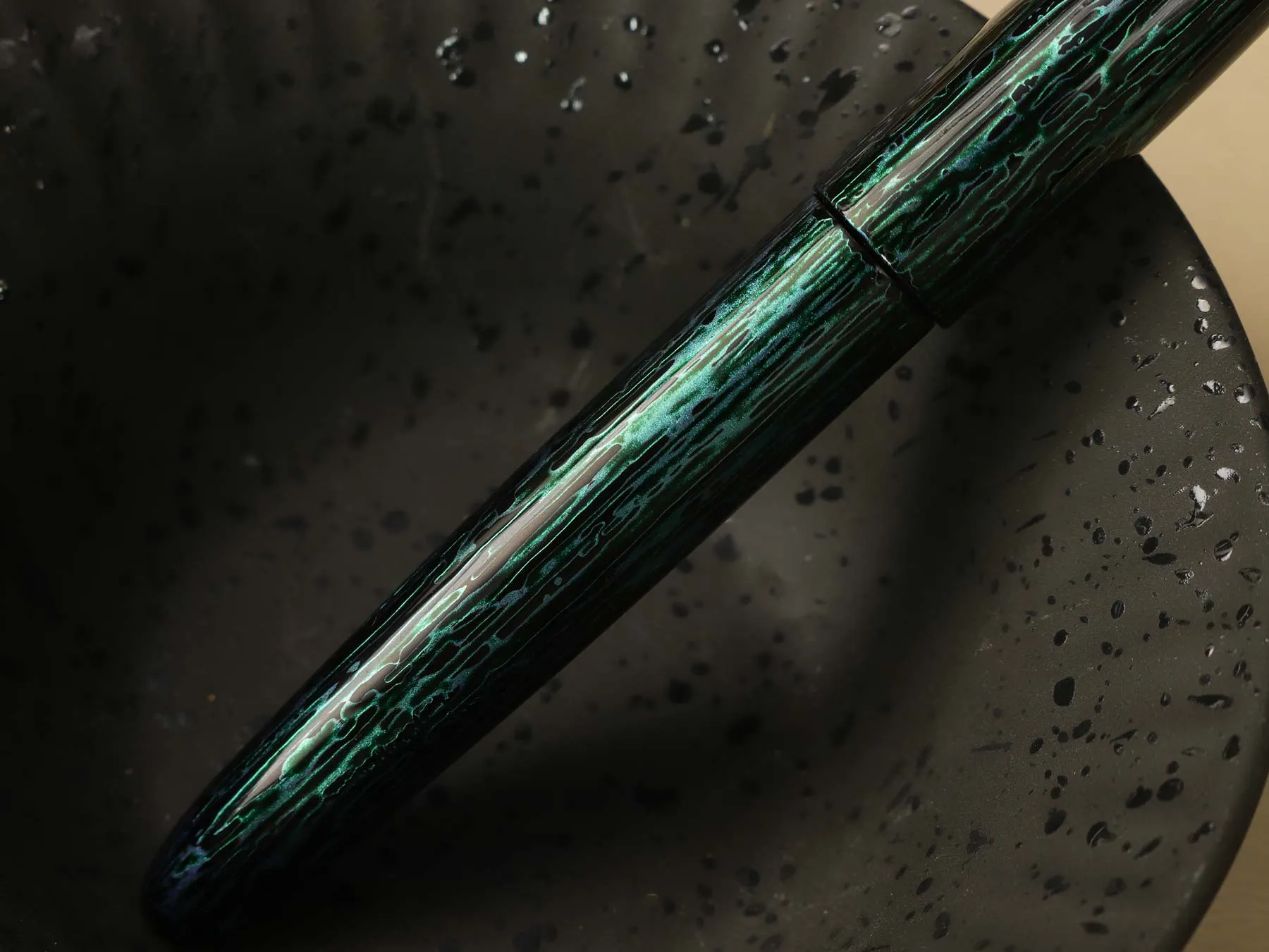 Yakumo-nuri Mon-Urushi - Sazanami