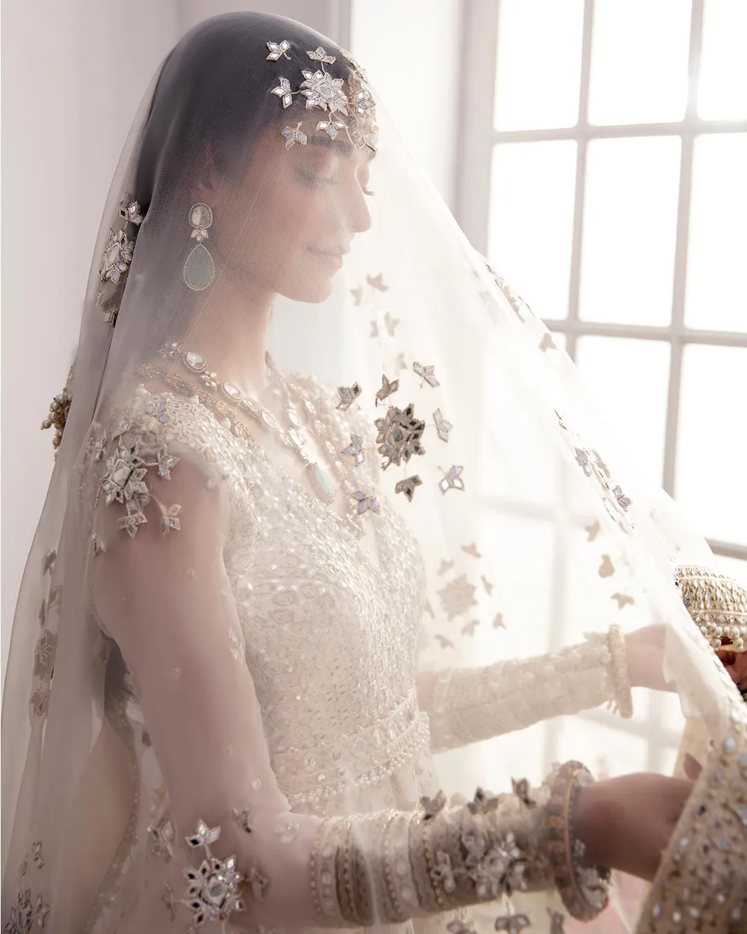 ZAHA | GOSSAMER WINTER '23 | Parisa